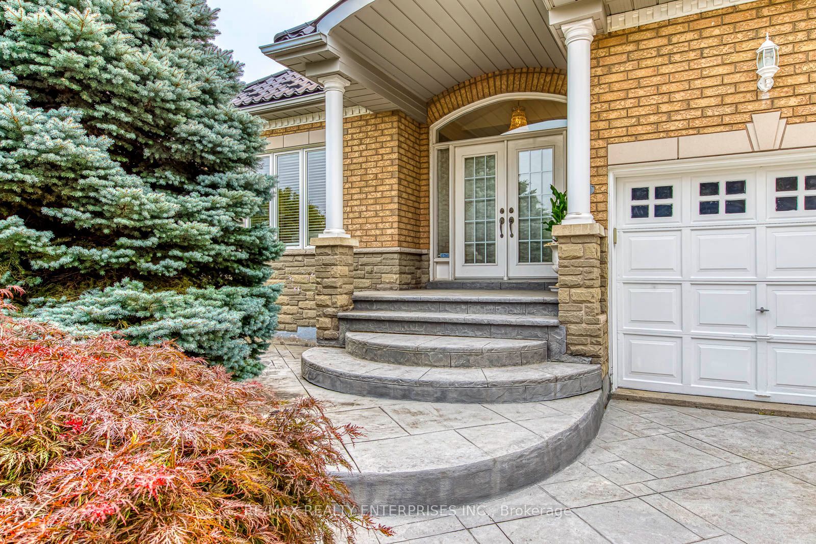 2839 Bushland Crescent, Mississauga, ON L5J 1Y1 photo 2