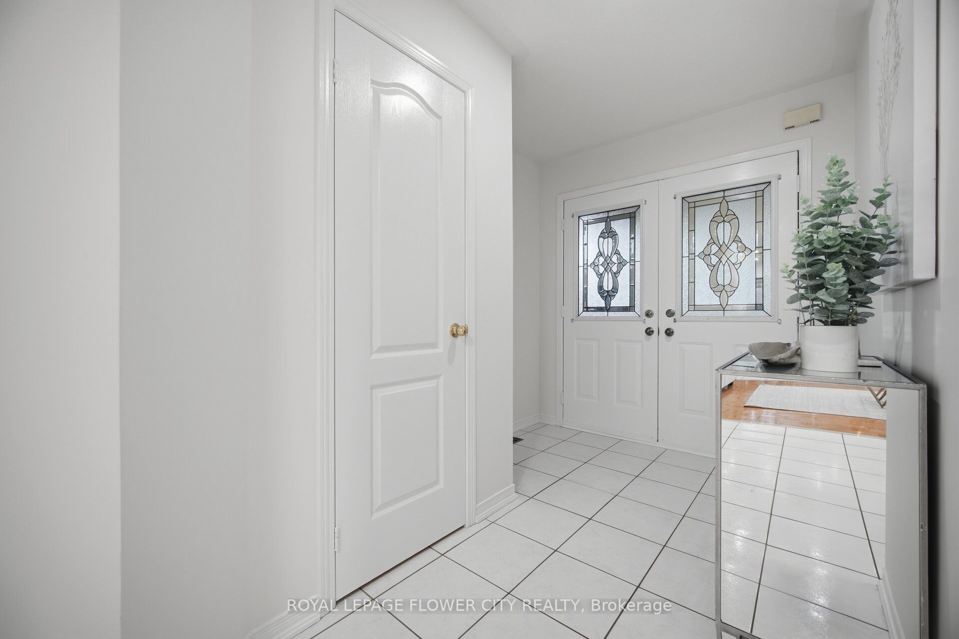 25 Skylar Circle, Brampton, ON L6P 0Z4 photo 5