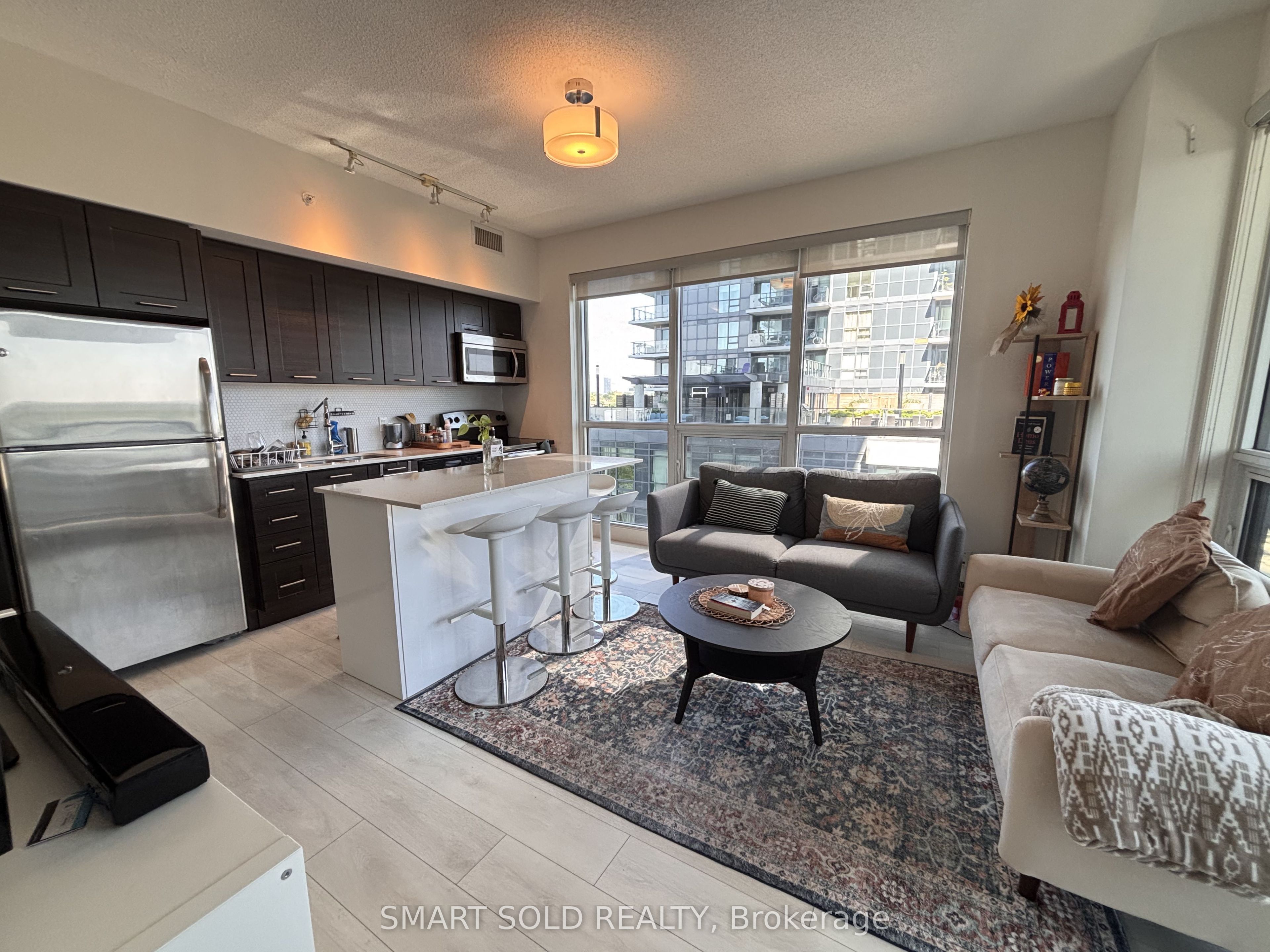 2212 Lake Shore Boulevard W 908, Toronto, ON M8V 0C2 photo 3