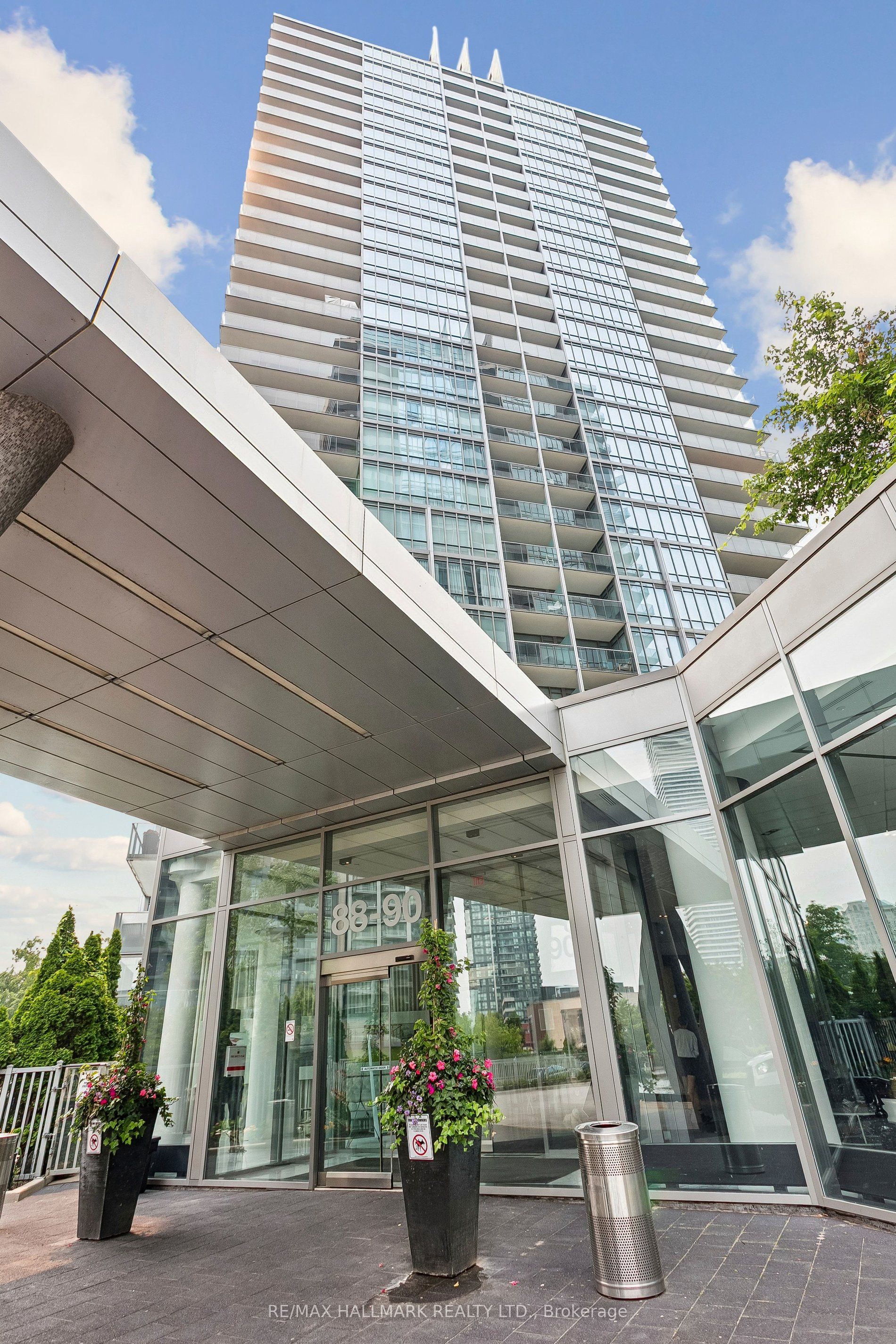 90 Park Lawn Road Ph-3101, Toronto, ON M8Y 0B6 photo 2