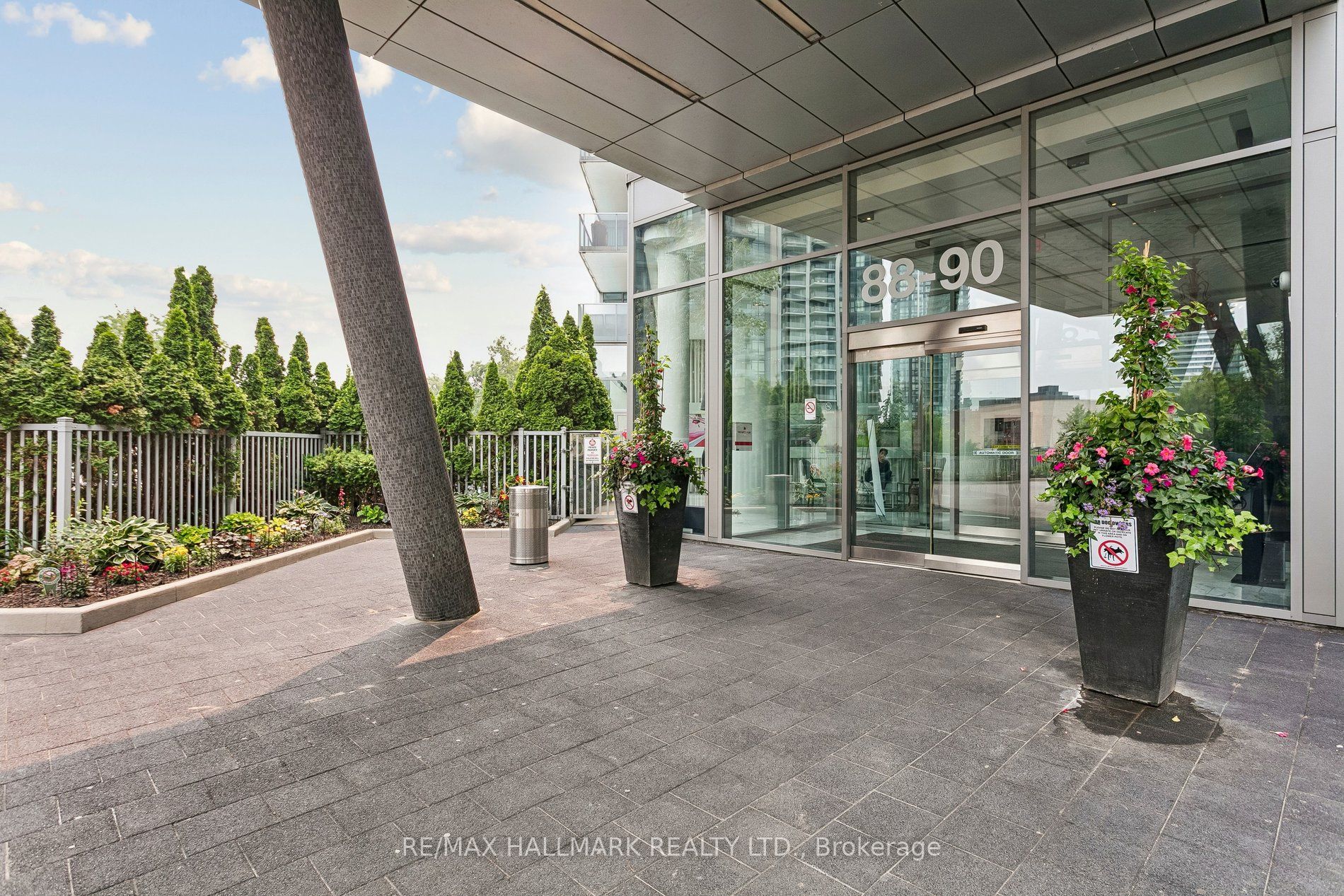 90 Park Lawn Road Ph-3101, Toronto, ON M8Y 0B6 photo 3