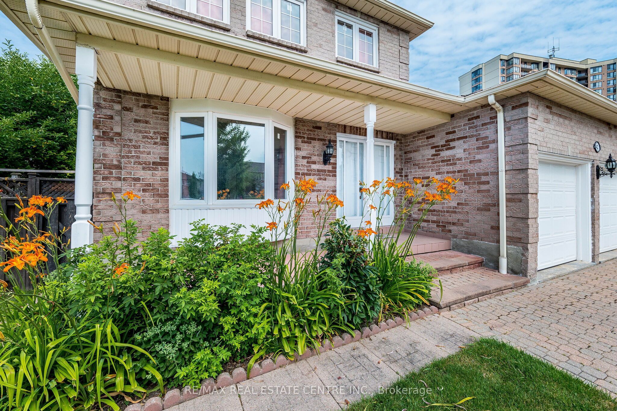 42 Lafleur Court, Brampton, ON L6Y 3L7 photo 5
