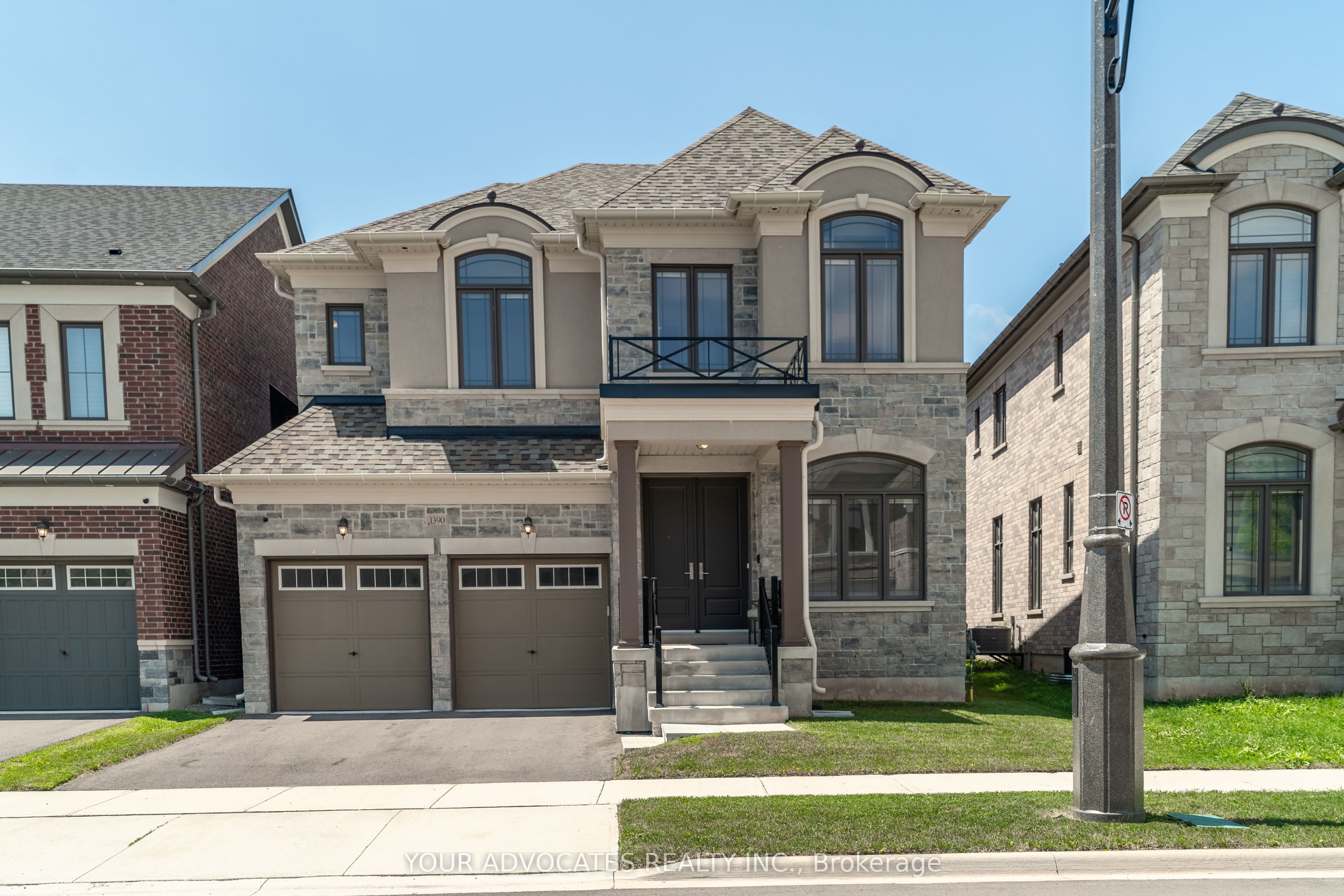 1390 Queens Plate Road, Oakville, ON L6M 5L4