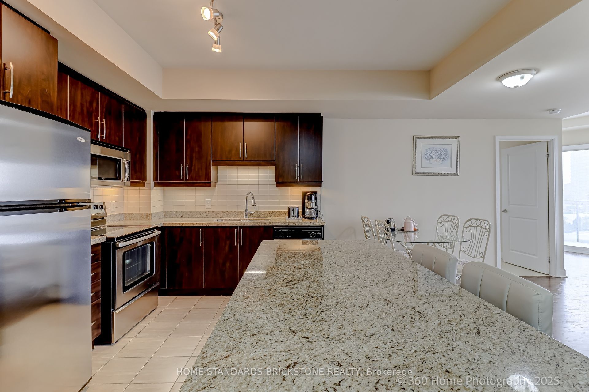50 Absolute Avenue 1106, Mississauga, ON L4Z 0A8 photo 2