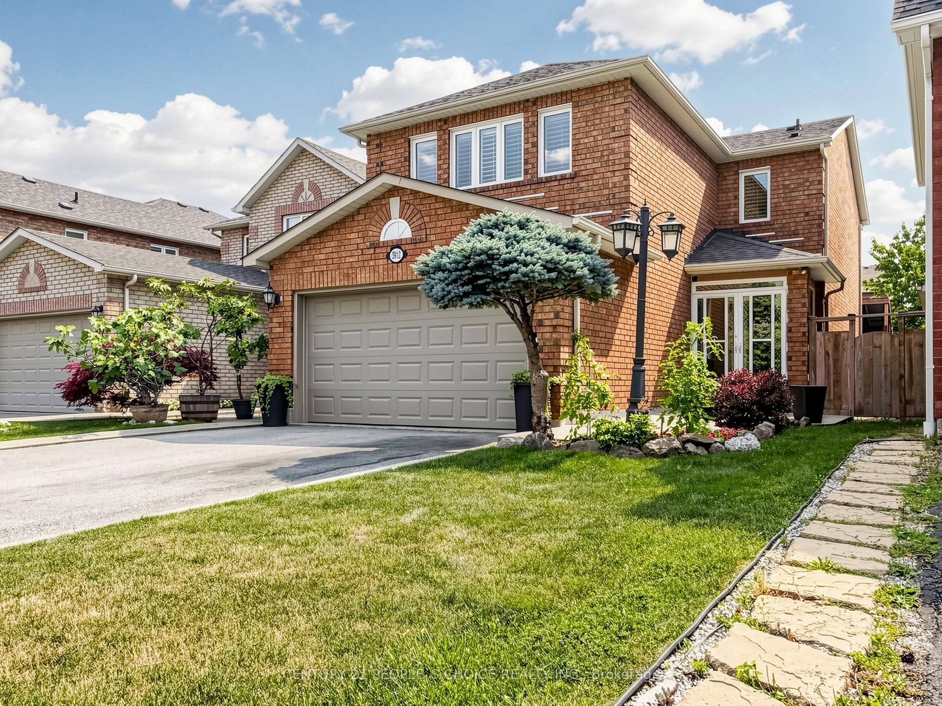 5812 Sidmouth Street, Mississauga, ON L5V 2K3 photo 4