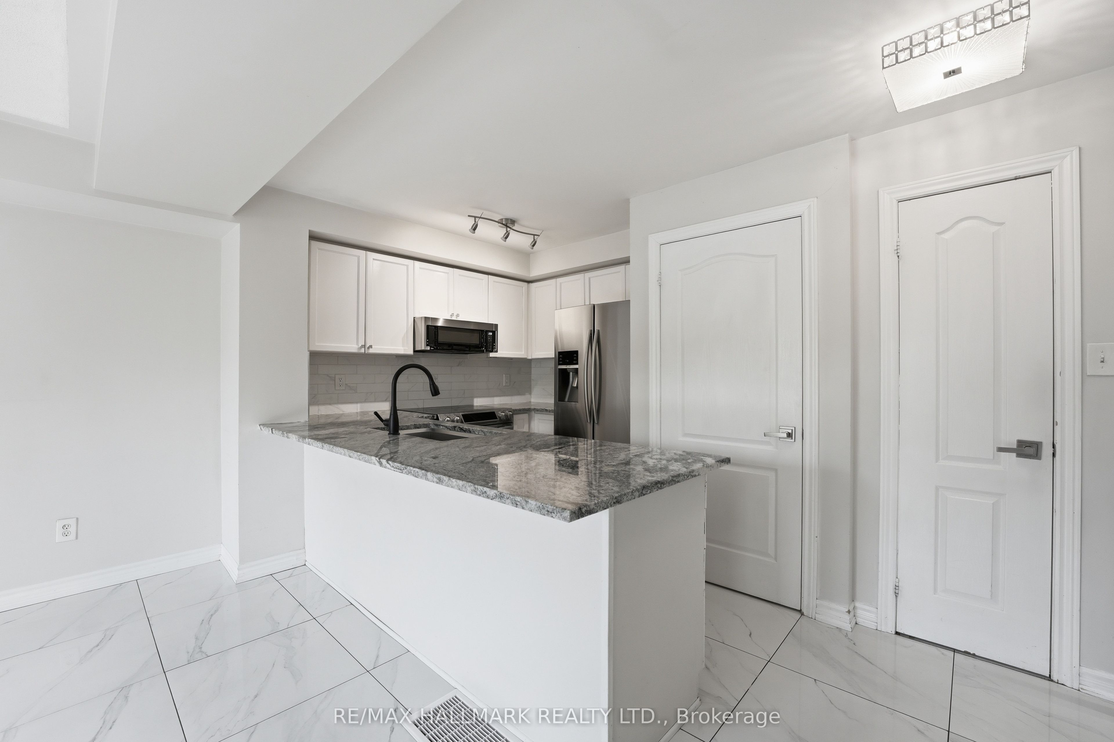 3250 Bentley Drive 17, Mississauga, ON L5M 0P7 photo 4