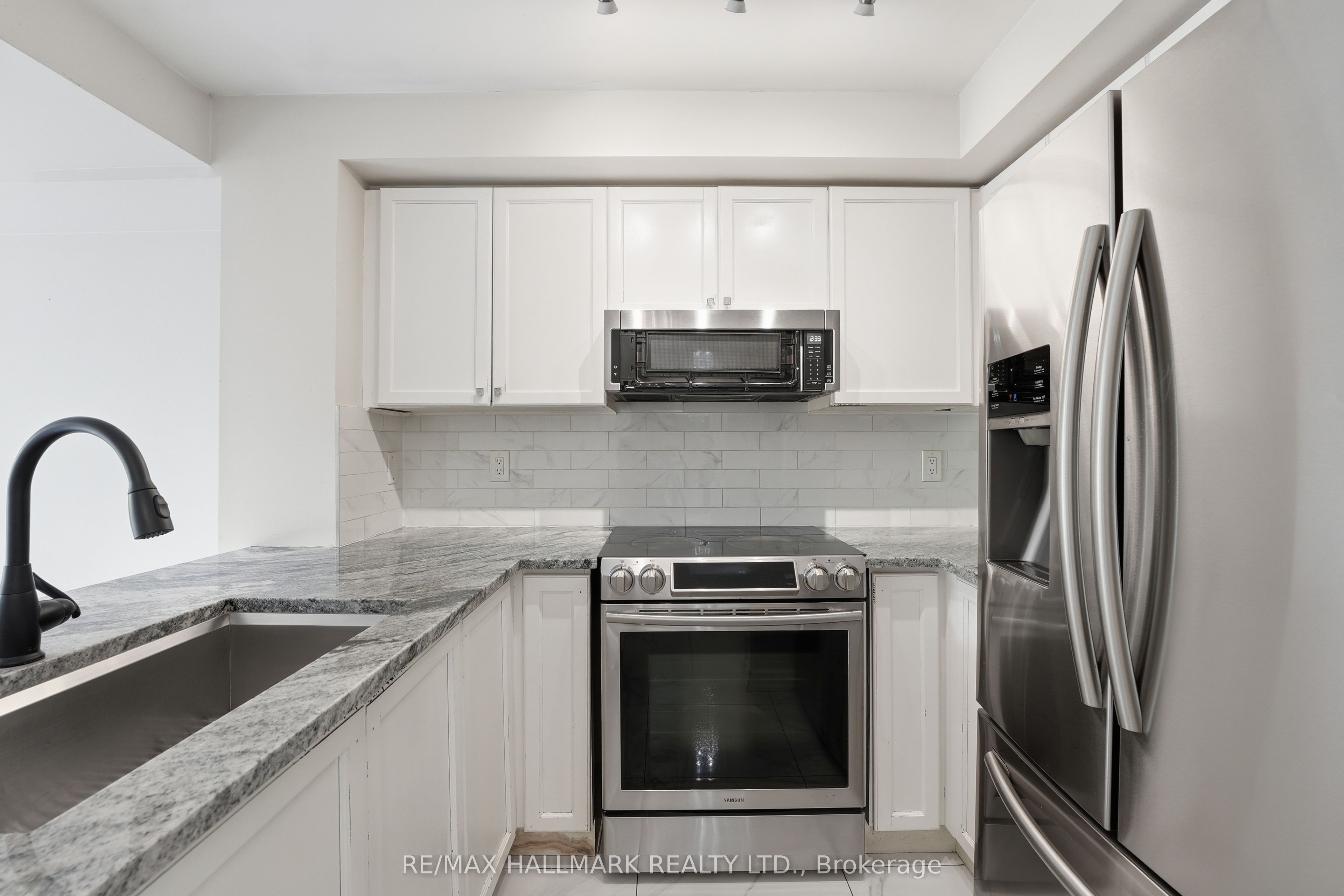 3250 Bentley Drive 17, Mississauga, ON L5M 0P7 photo 5