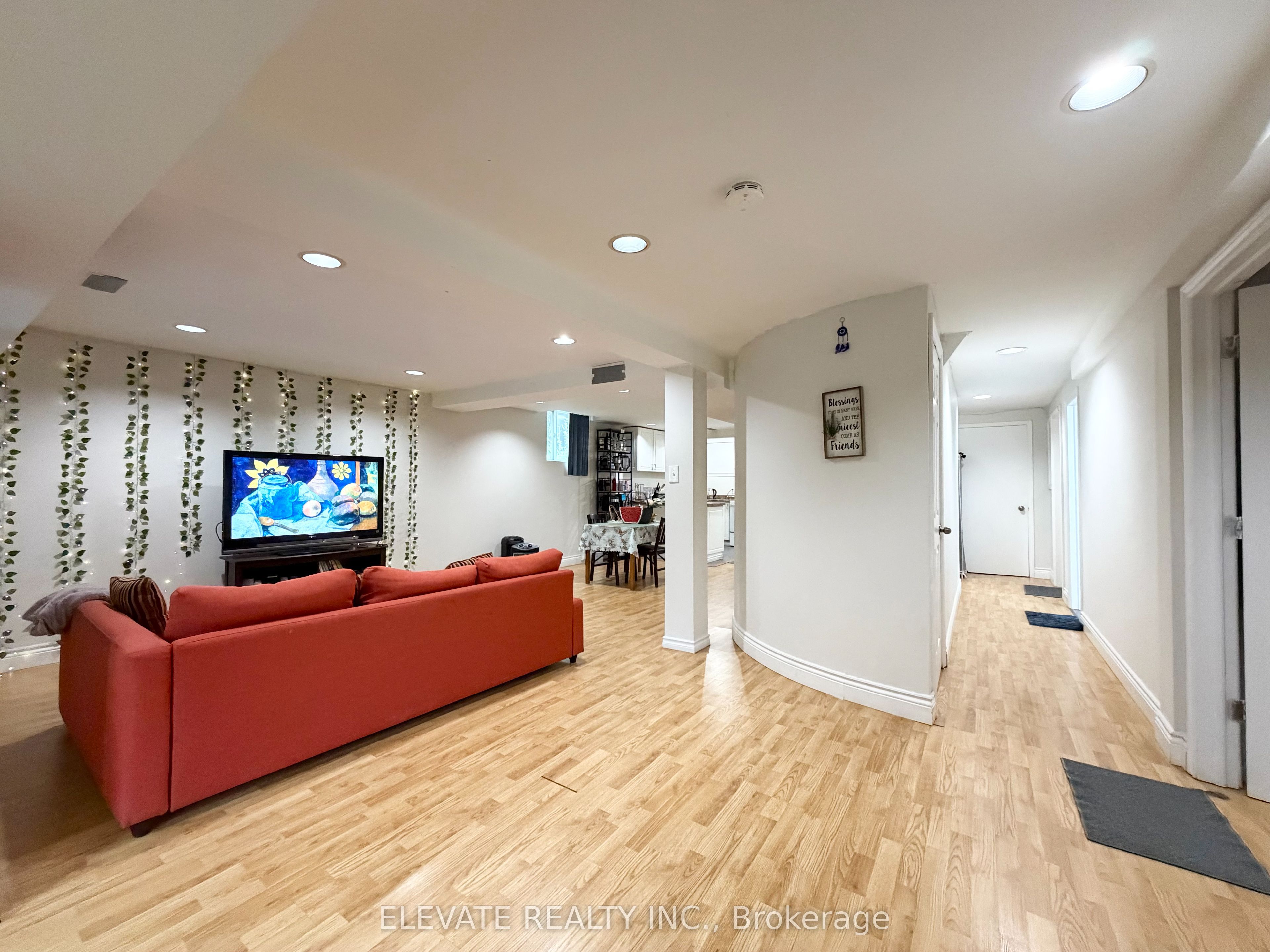 1556 Princelea (Basement) Place, Mississauga, ON L5M 3P2 photo 2