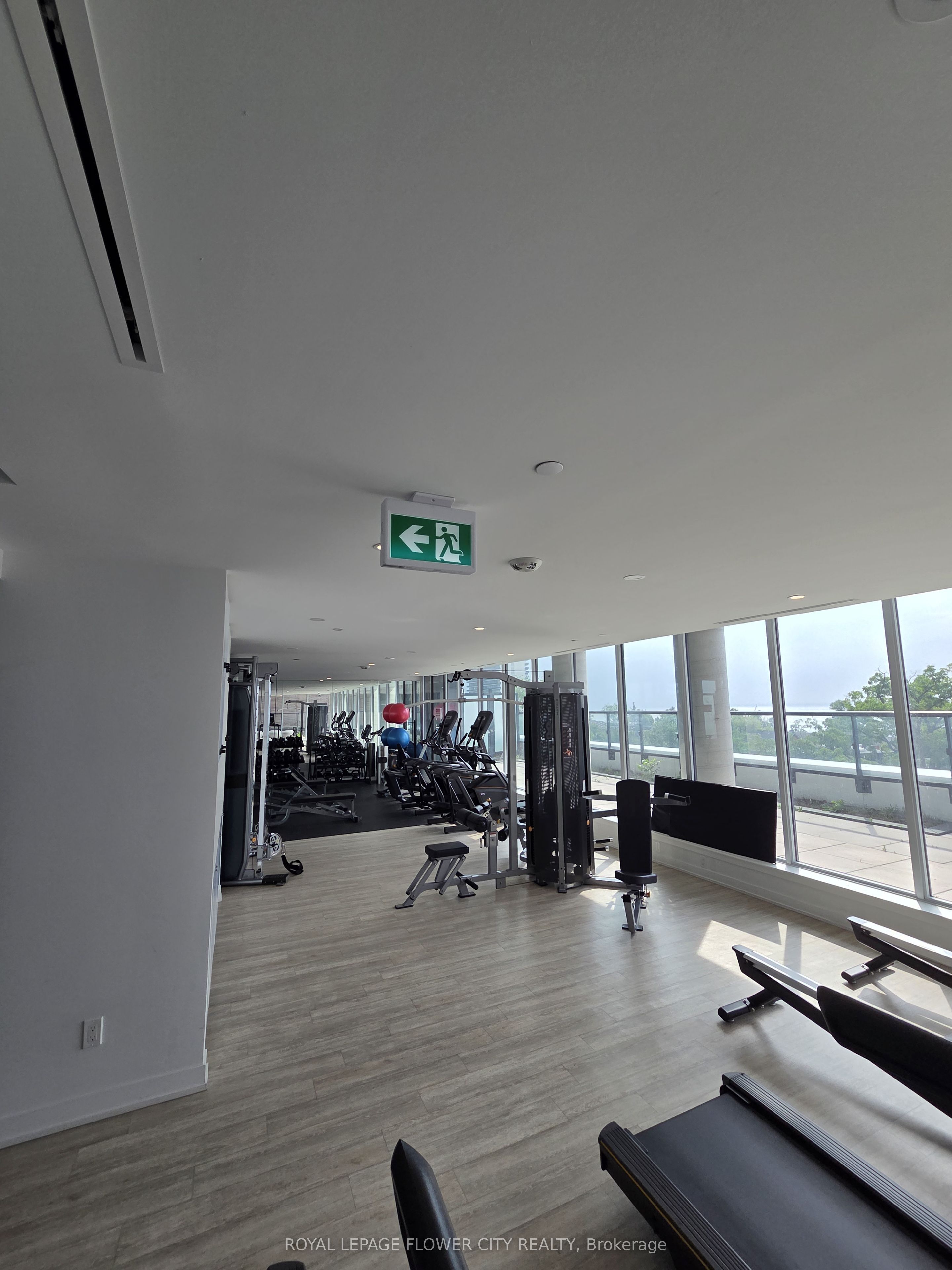 370 Martha Street 301, Burlington, ON L7R 0G9