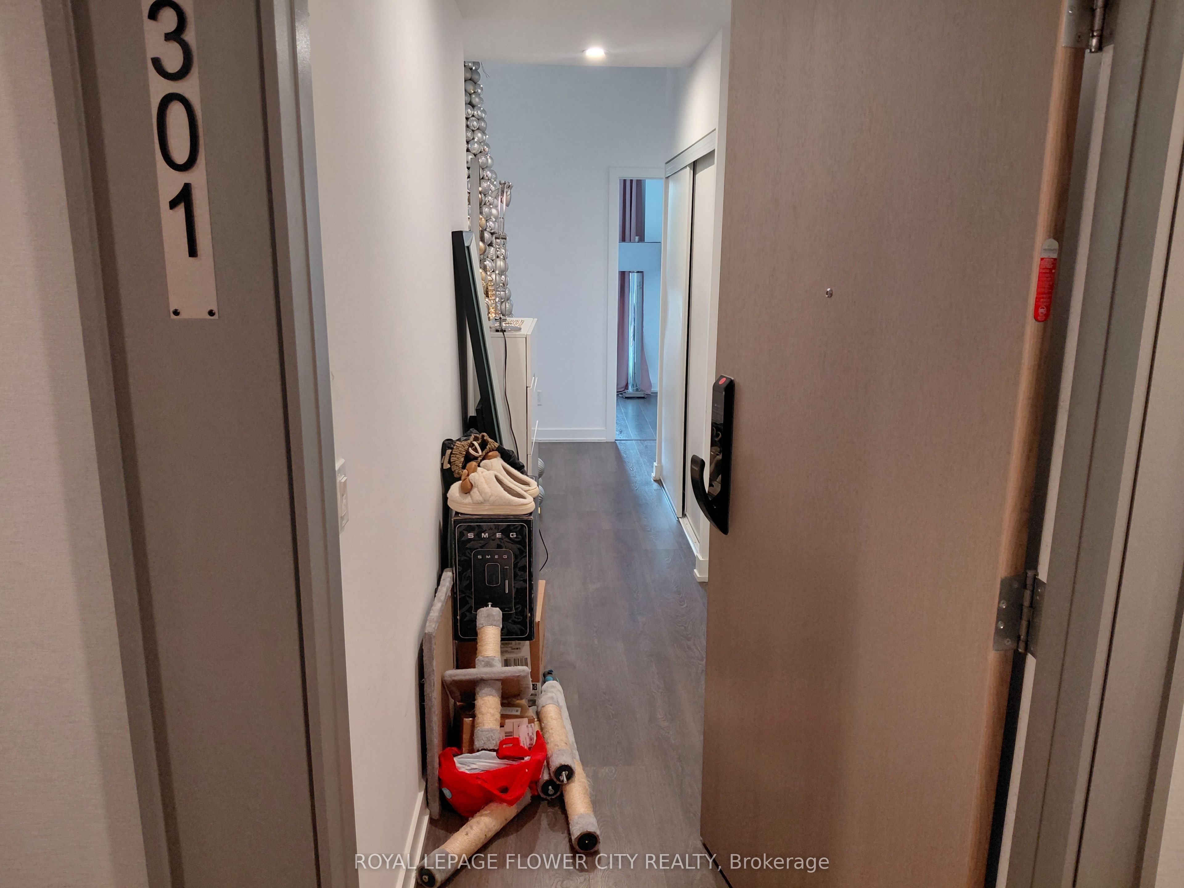 370 Martha Street 301, Burlington, ON L7R 0G9 photo 3