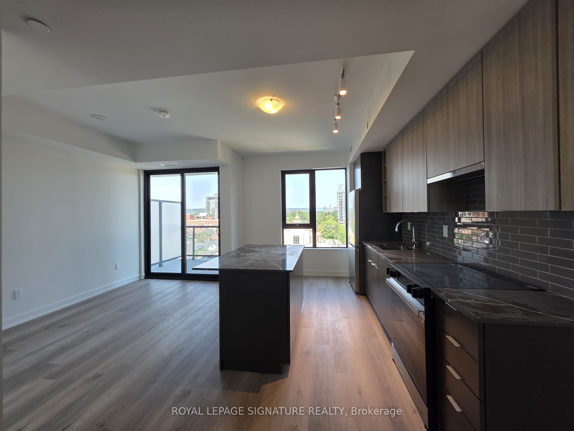 2075 Lakeshore Road 602, Burlington, ON L7R 0H3 photo 4
