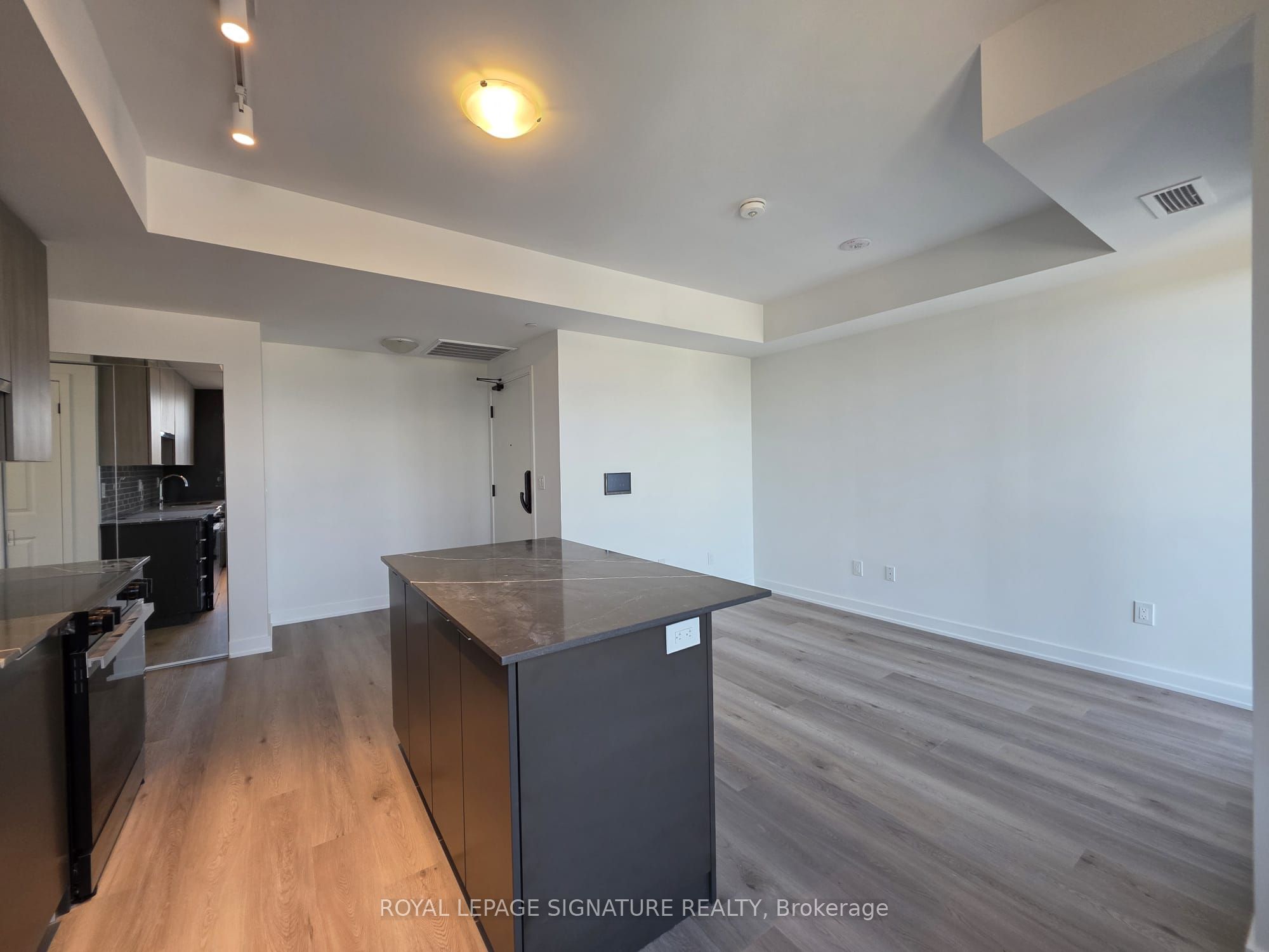2075 Lakeshore Road 602, Burlington, ON L7R 0H3 photo 5