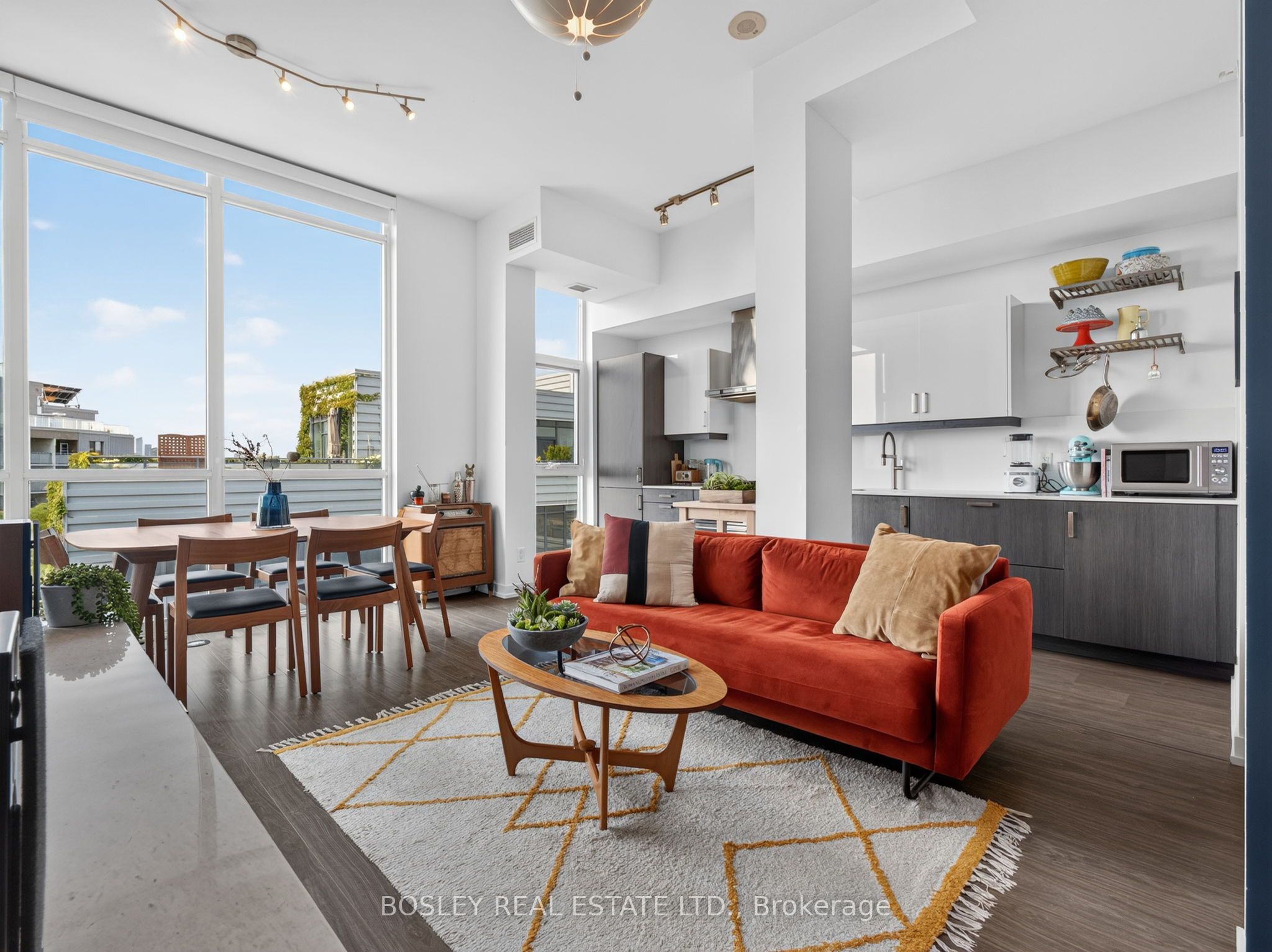36 Howard Park Avenue 801, Toronto, ON M6R 0A5
