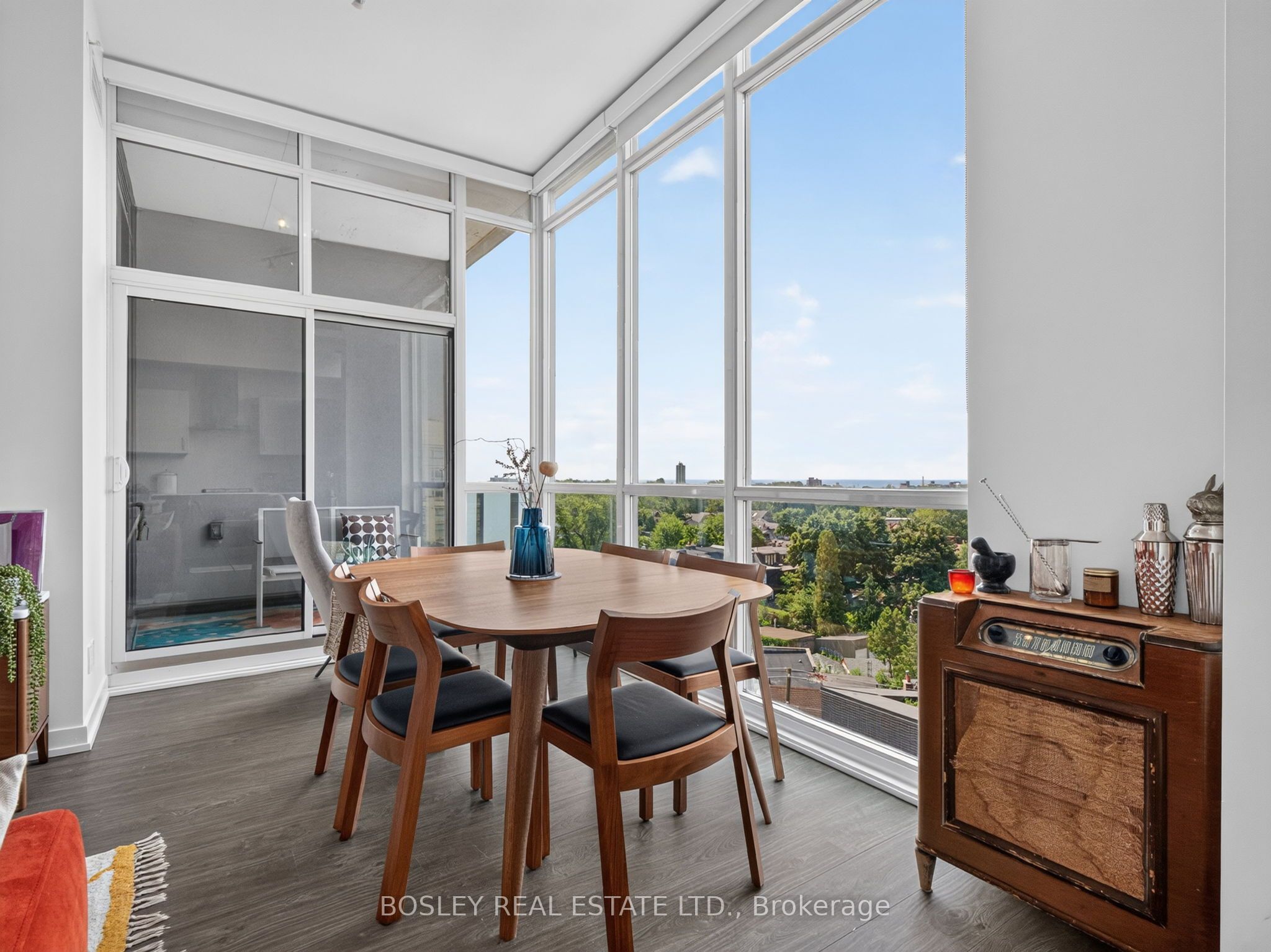 36 Howard Park Avenue 801, Toronto, ON M6R 0A5 photo 4