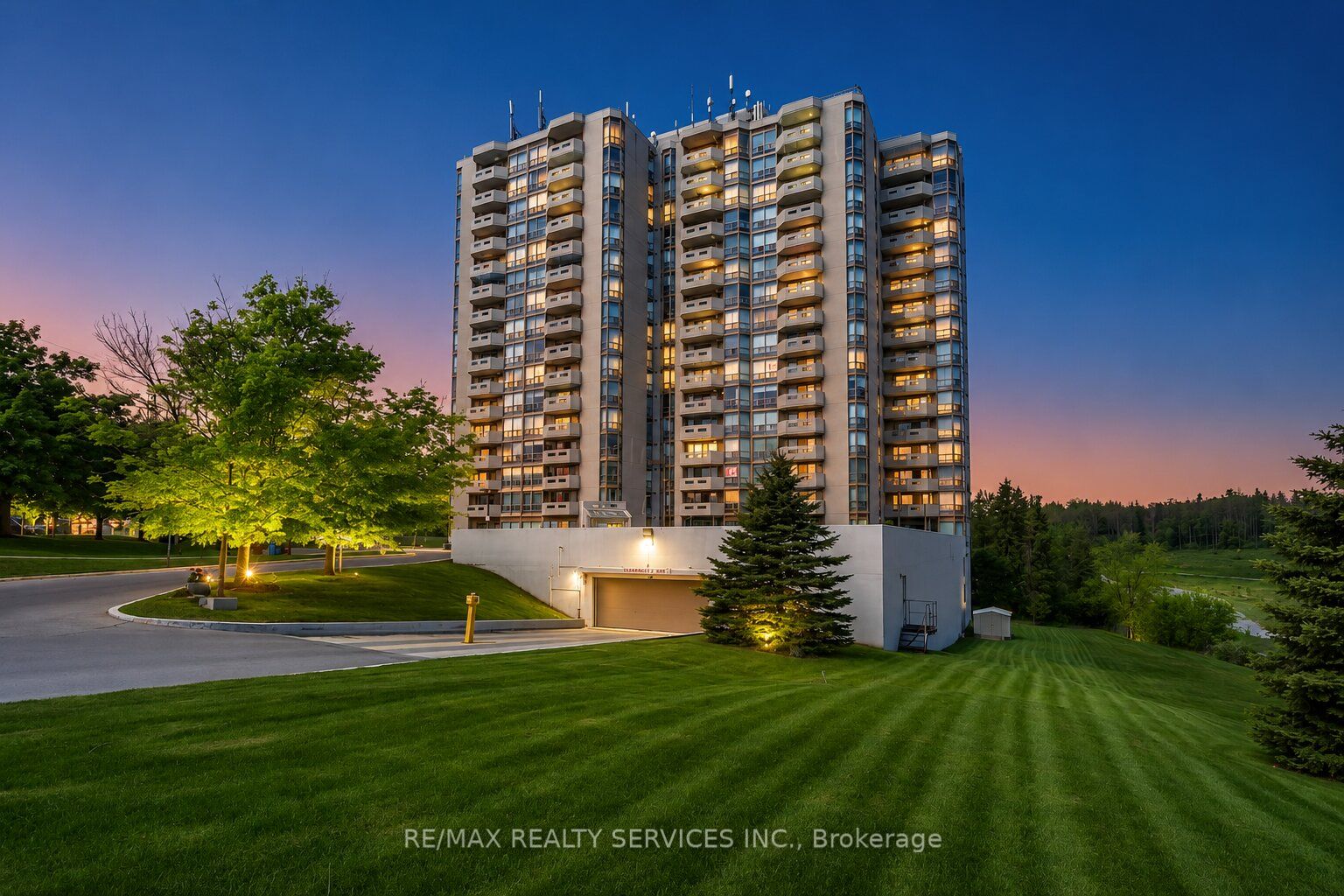 20 McFarlane Drive 107, Halton Hills, ON L7G 5J8 photo 2