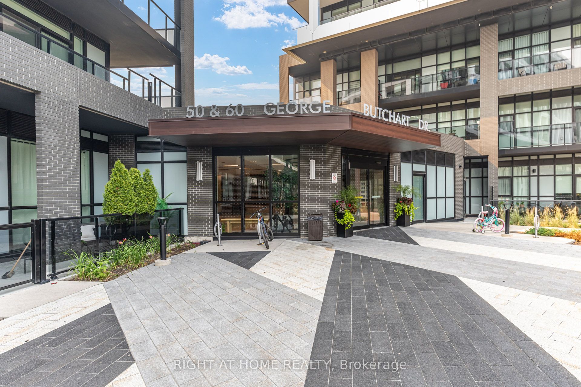 50 George Butchart Drive 707, Toronto, ON M3K 0C9 photo 4