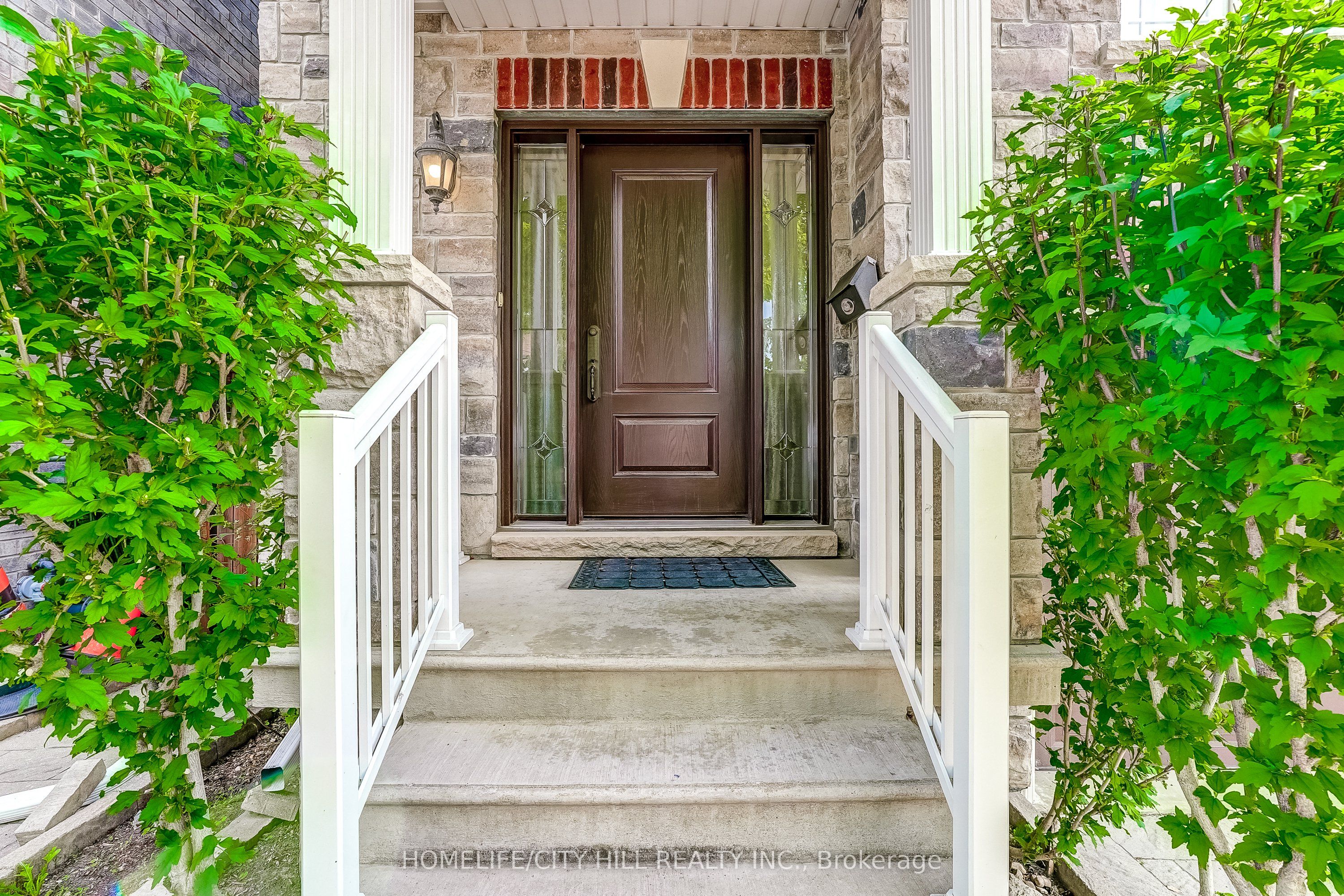 107 Brownville Avenue, Toronto, ON M6N 4L2 photo 3