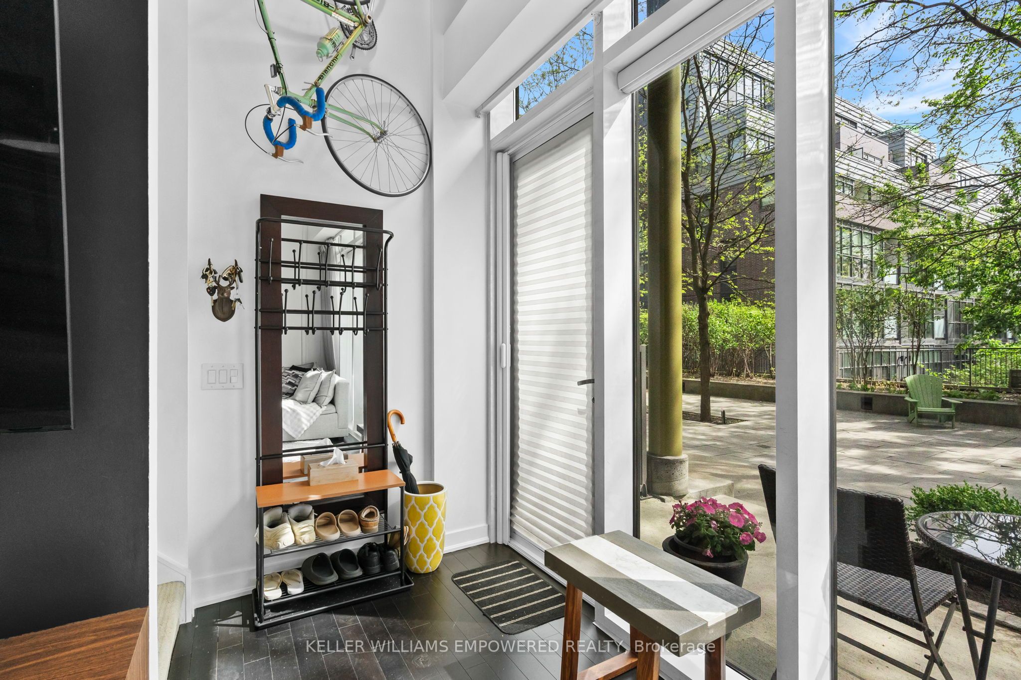 25 Ritchie Avenue 105, Toronto, ON M6R 2J6 photo 2