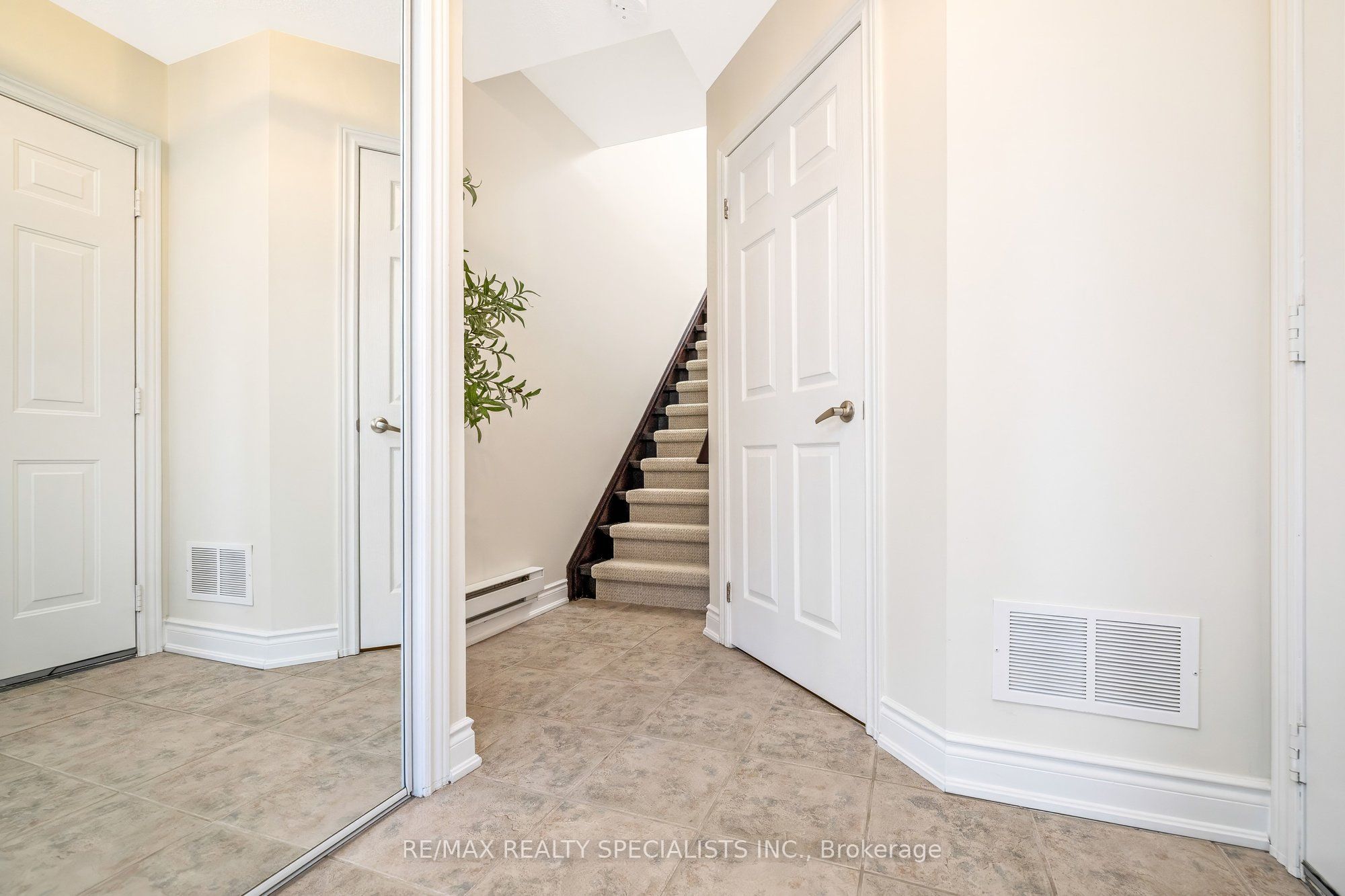 3032 Drumloch Avenue, Oakville, ON L6M 5H8 photo 4
