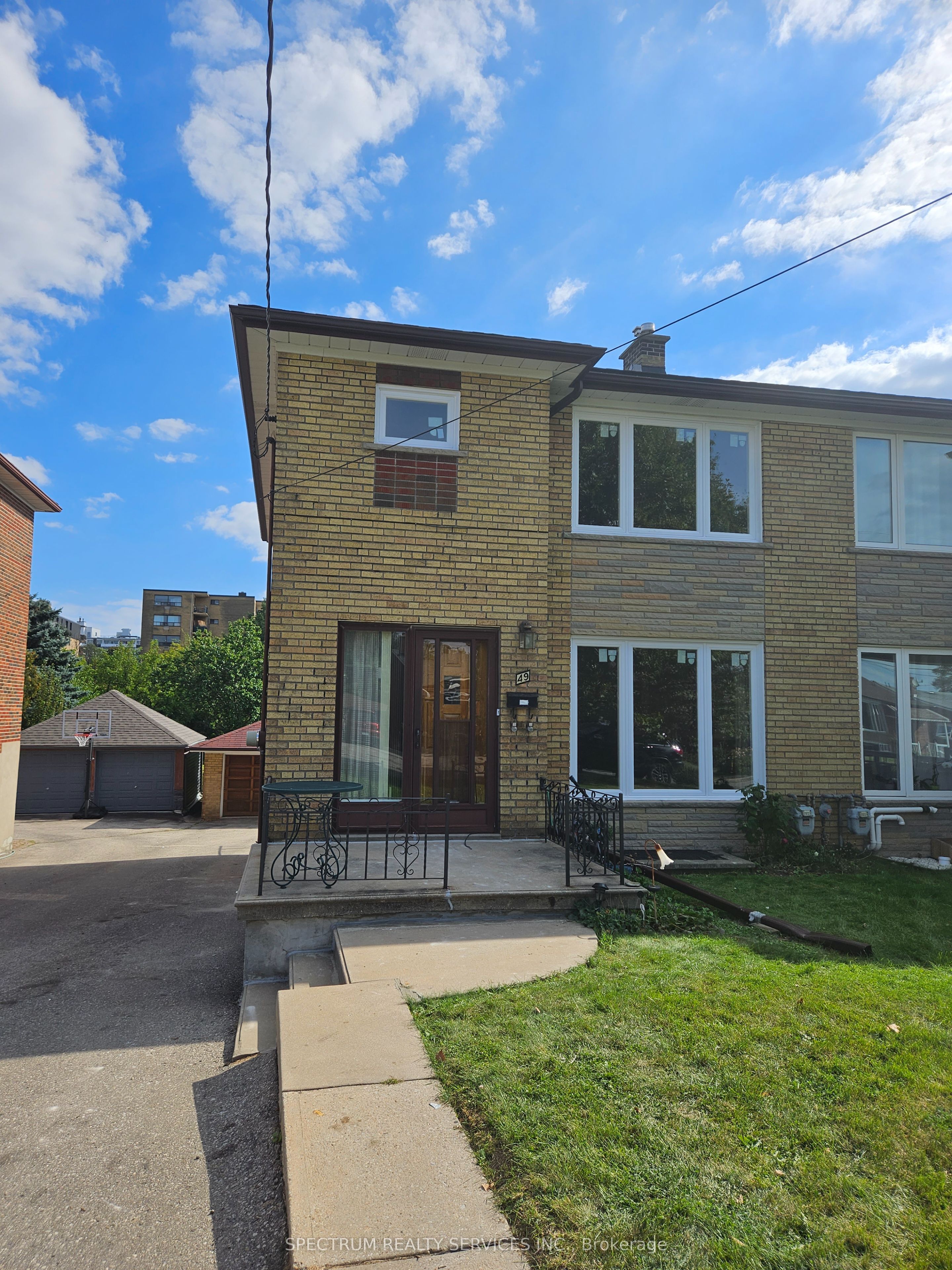 49 Gotham Court Unit 1, Toronto, ON M6M 2W9