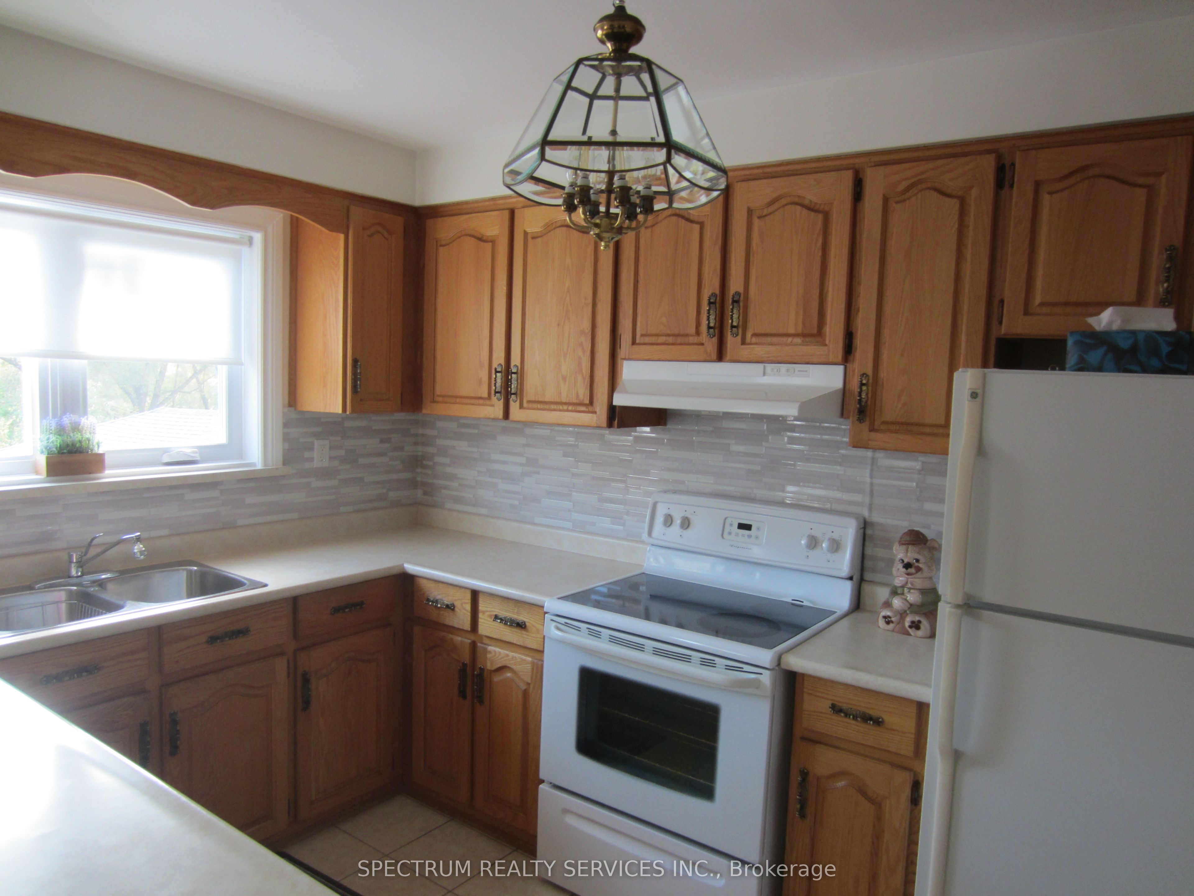 49 Gotham Court Unit 1, Toronto, ON M6M 2W9 photo 5