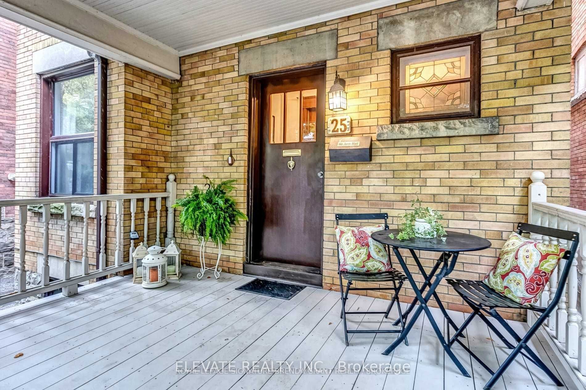 25 Temple Avenue, Toronto, ON M6K 1C7 photo 2