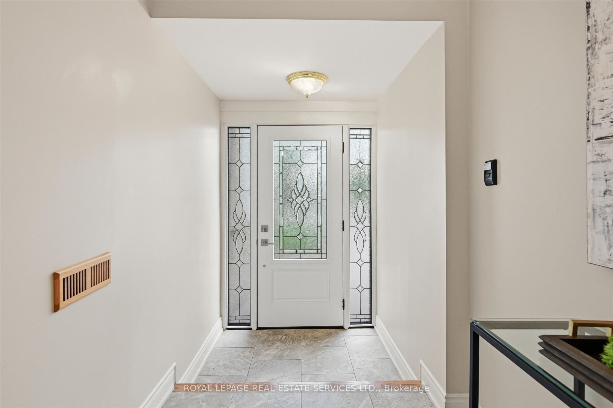 1210 Grand Boulevard, Oakville, ON L6H 2X5 photo 4