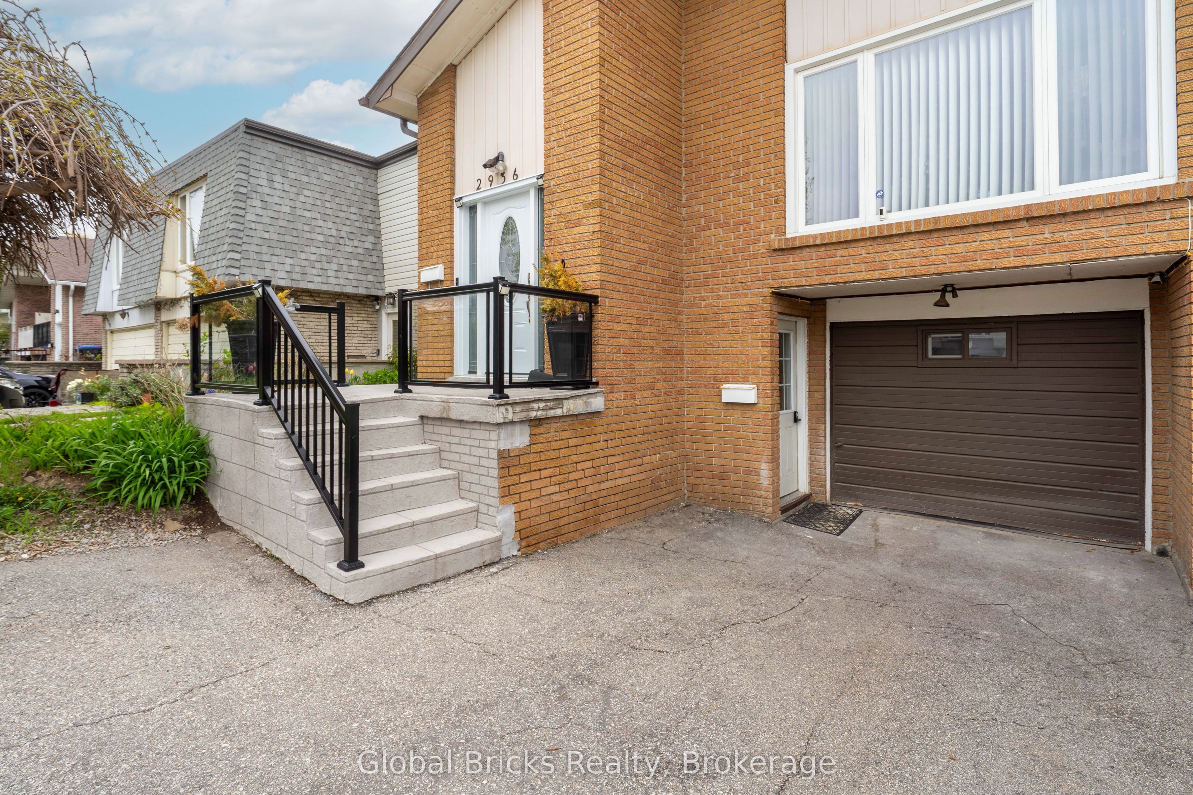 2936 Windjammer Road, Mississauga, ON L5L 1S7 photo 2