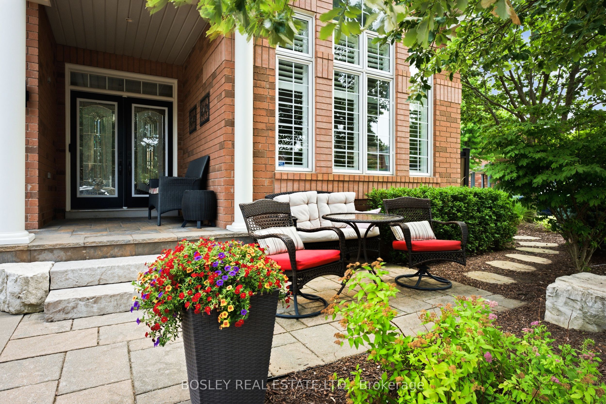 2160 Highcliffe Way, Oakville, ON L6M 5B6 photo 2