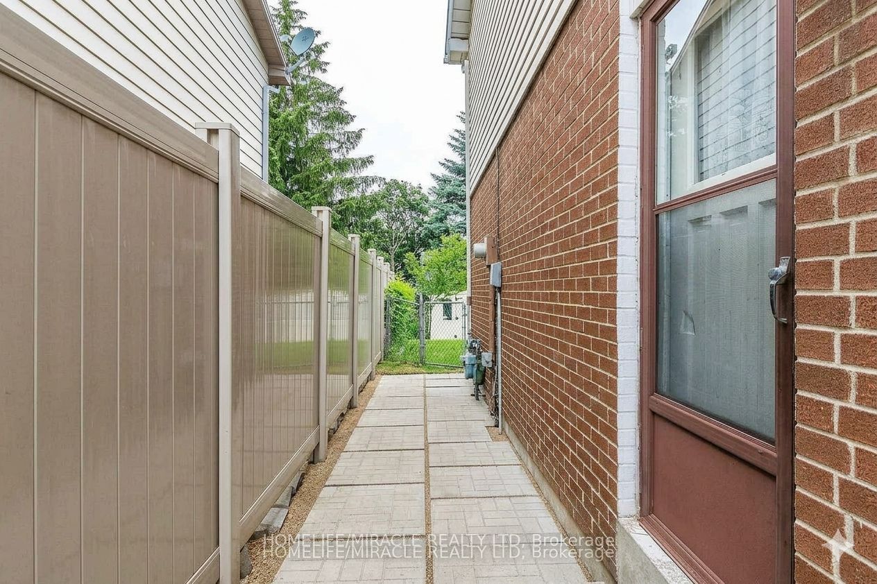 2335 Council Ring Road, Mississauga, ON L5L 1B9 photo 5