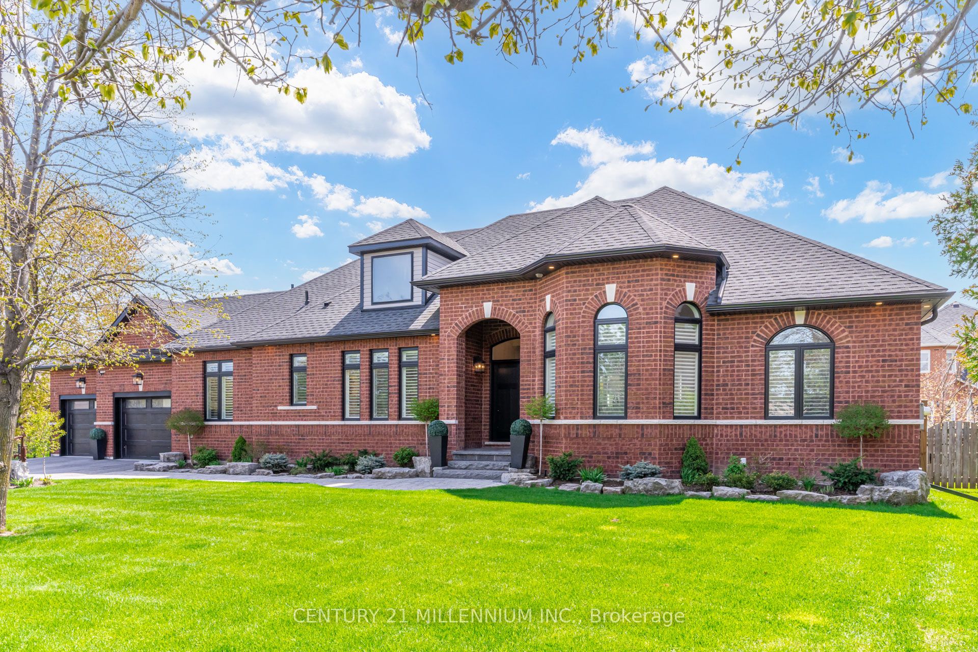 15 Bimmer Place, Brampton, ON L7A 1J4 photo 3