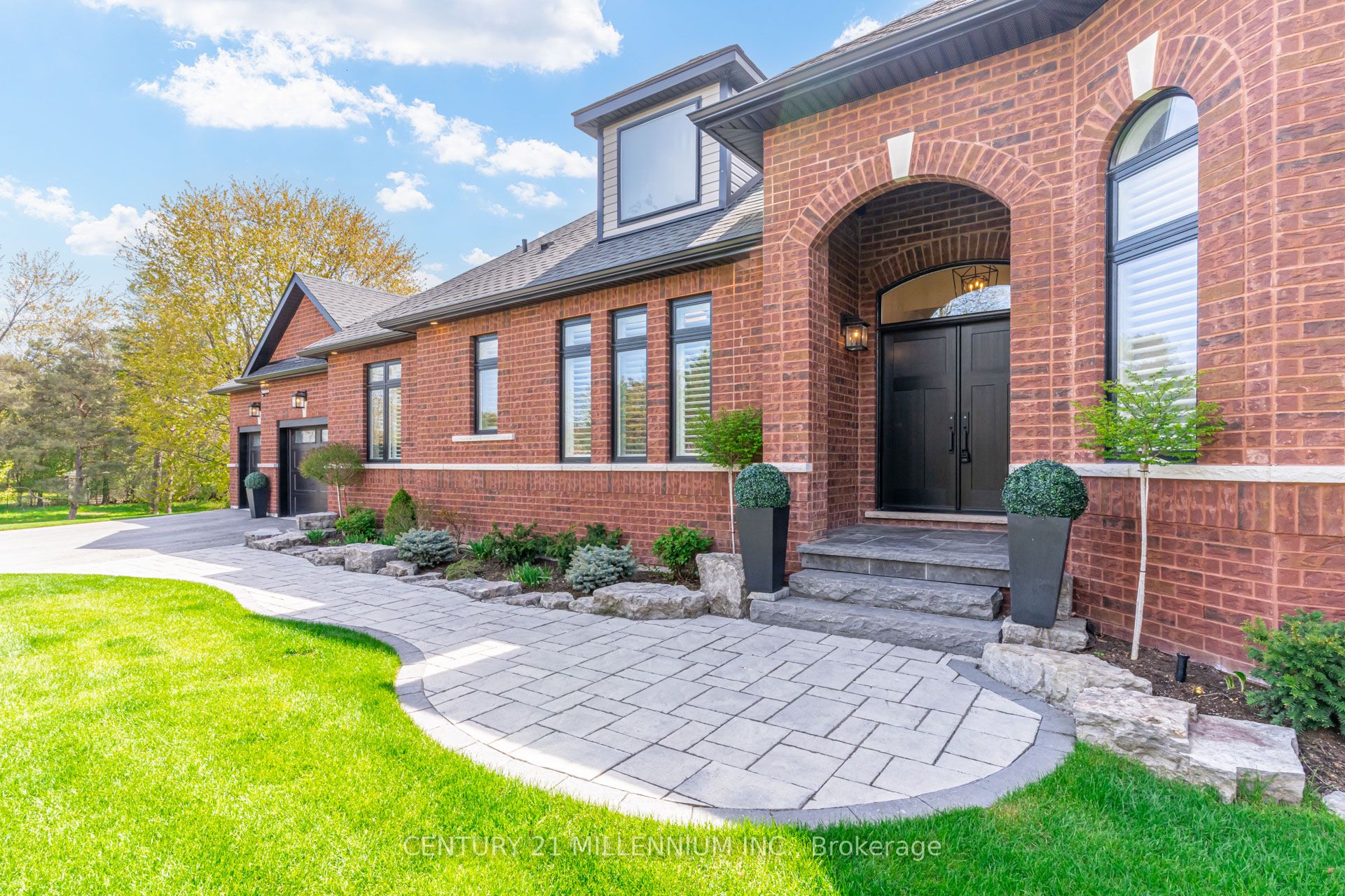 15 Bimmer Place, Brampton, ON L7A 1J4 photo 5