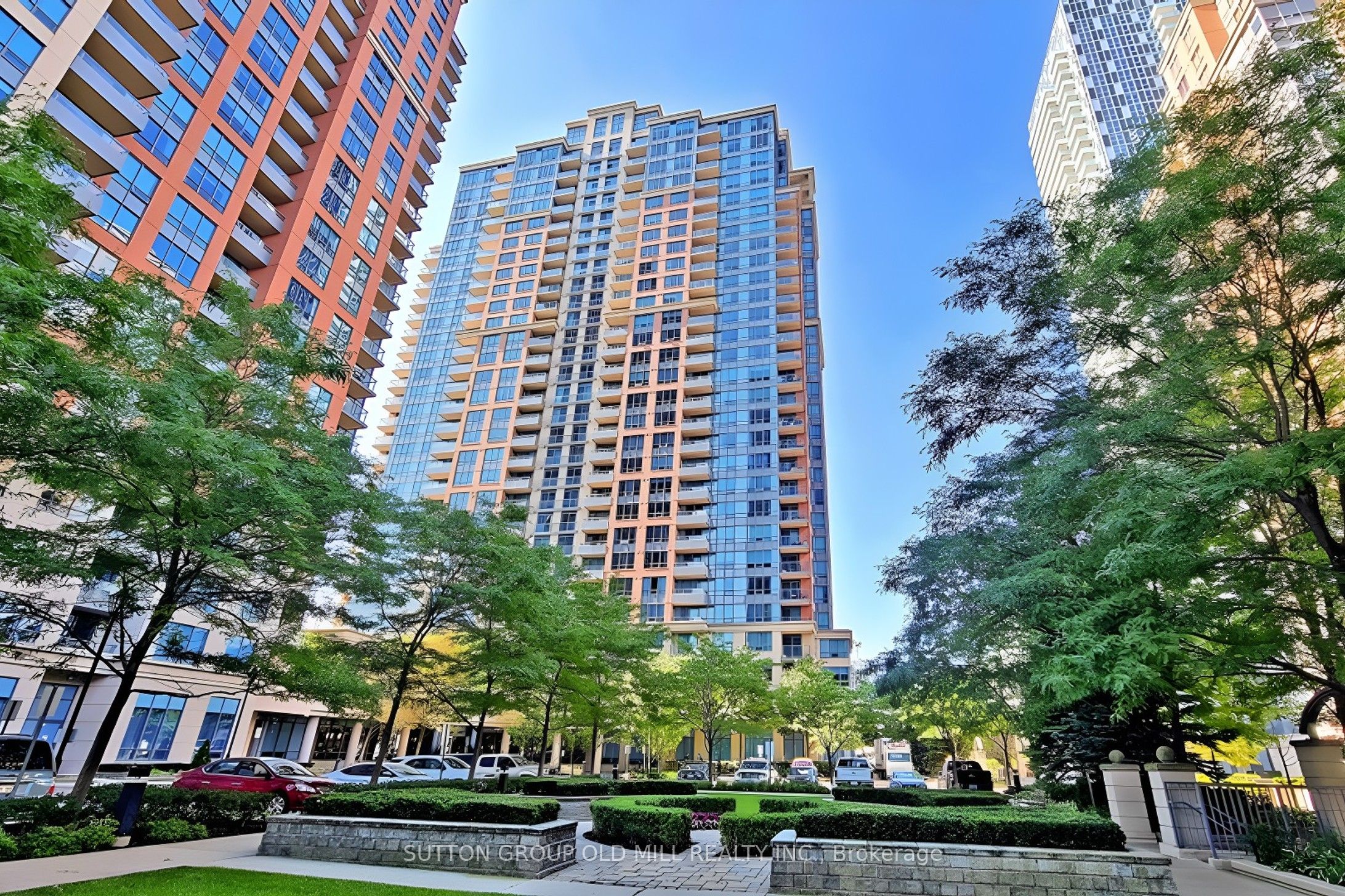35 Viking Lane 842, Toronto, ON M9B 0A2
