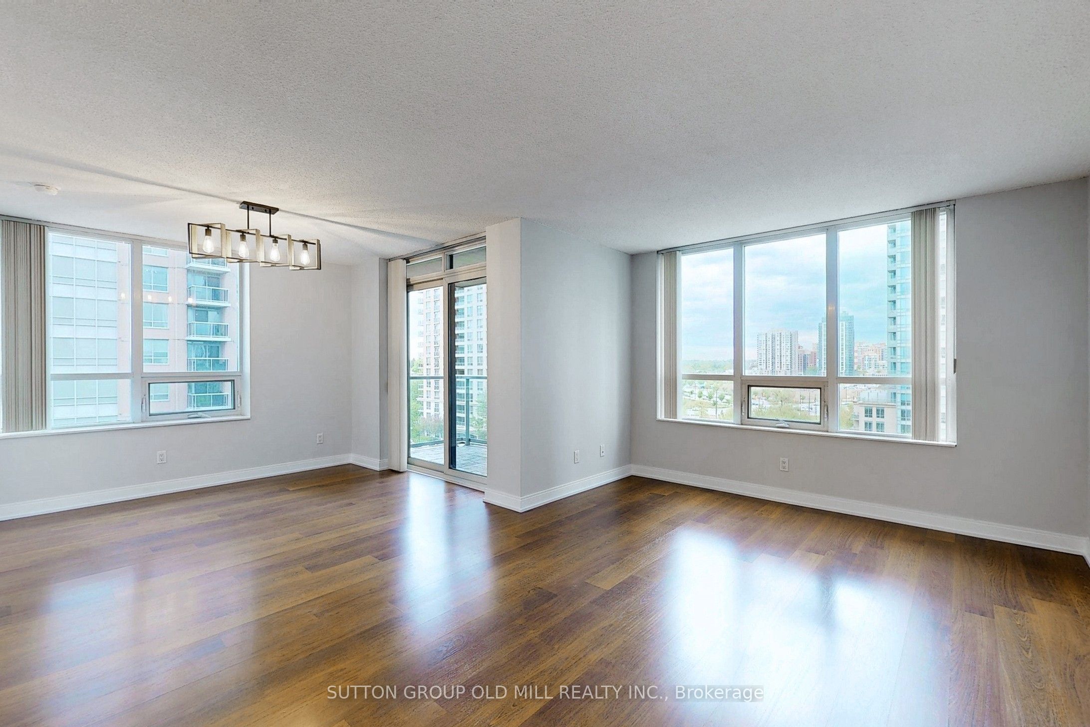 35 Viking Lane 842, Toronto, ON M9B 0A2 photo 2