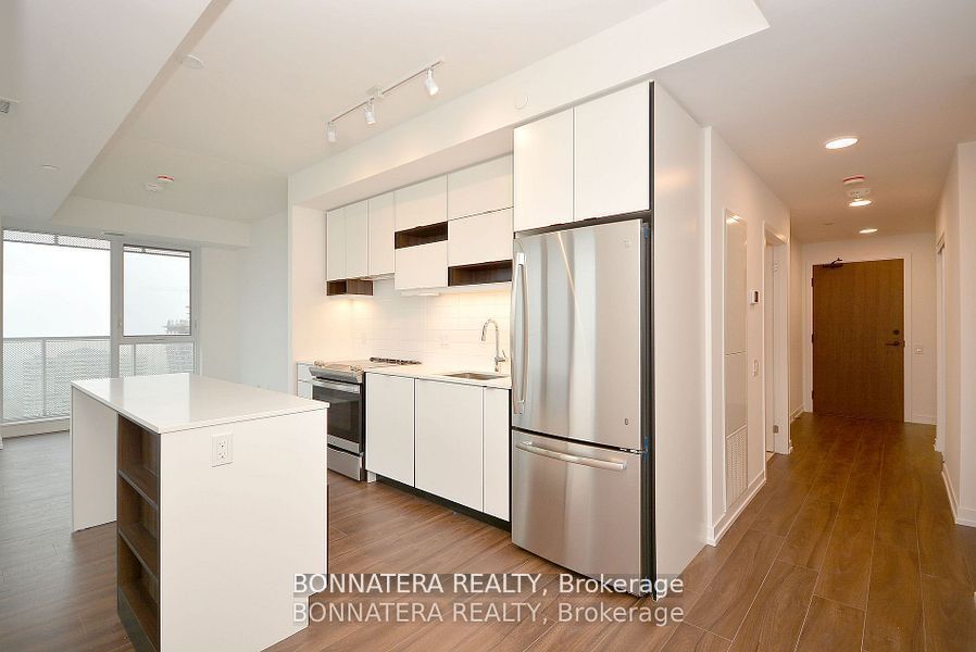4065 Confederation Parkway 1608, Mississauga, ON L5B 0L4 photo 5