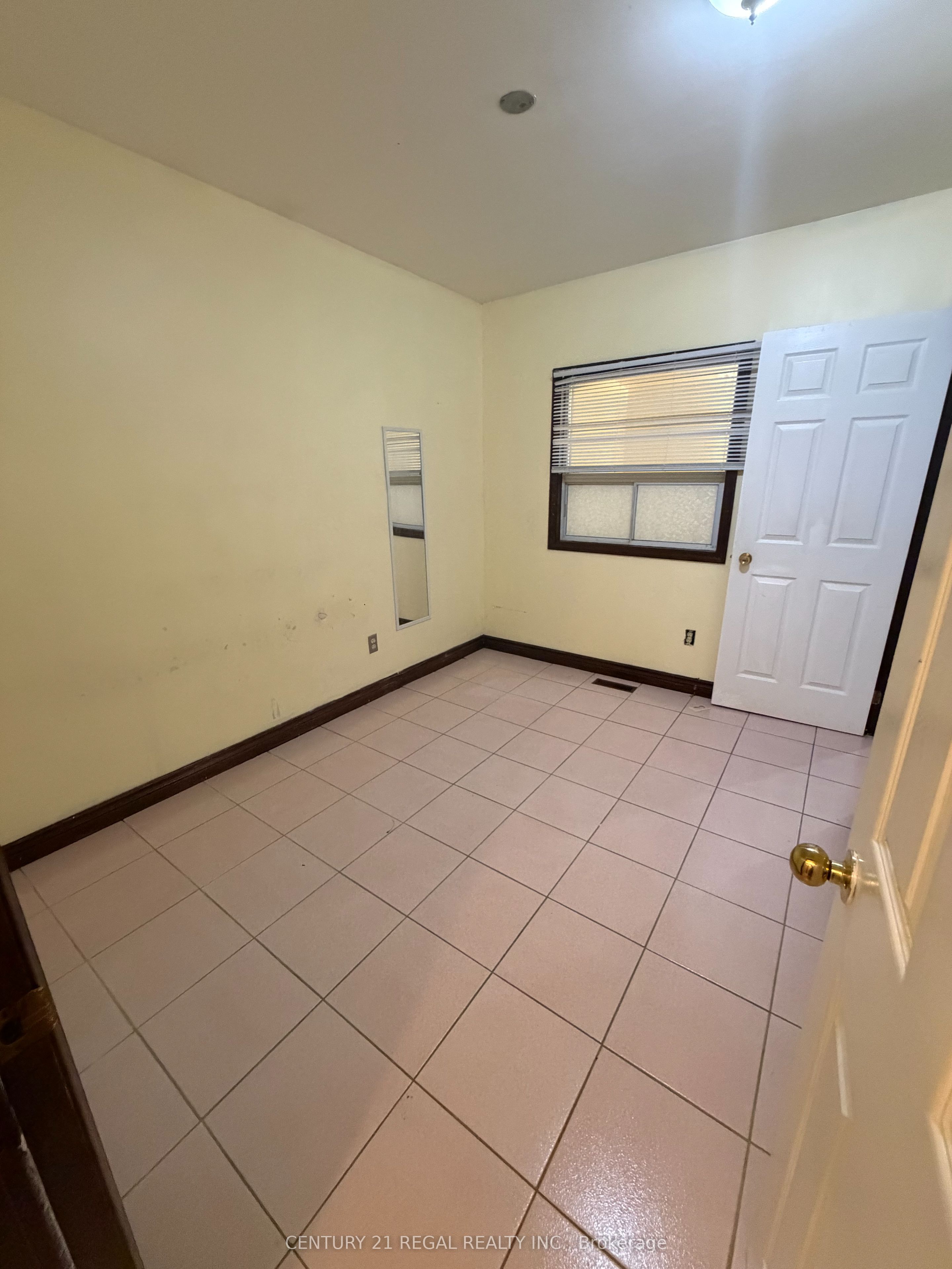 690 Jane Street, Toronto, ON M6N 4A8 photo 4