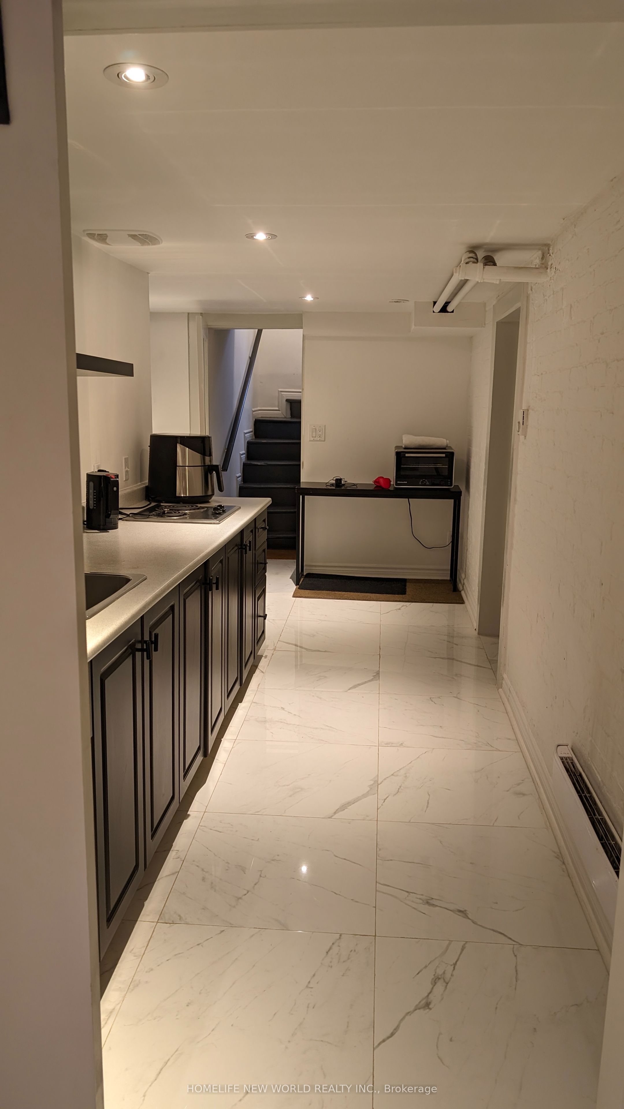 16 Laxton Avenue Lower, Toronto, ON M6K 1K9 photo 5