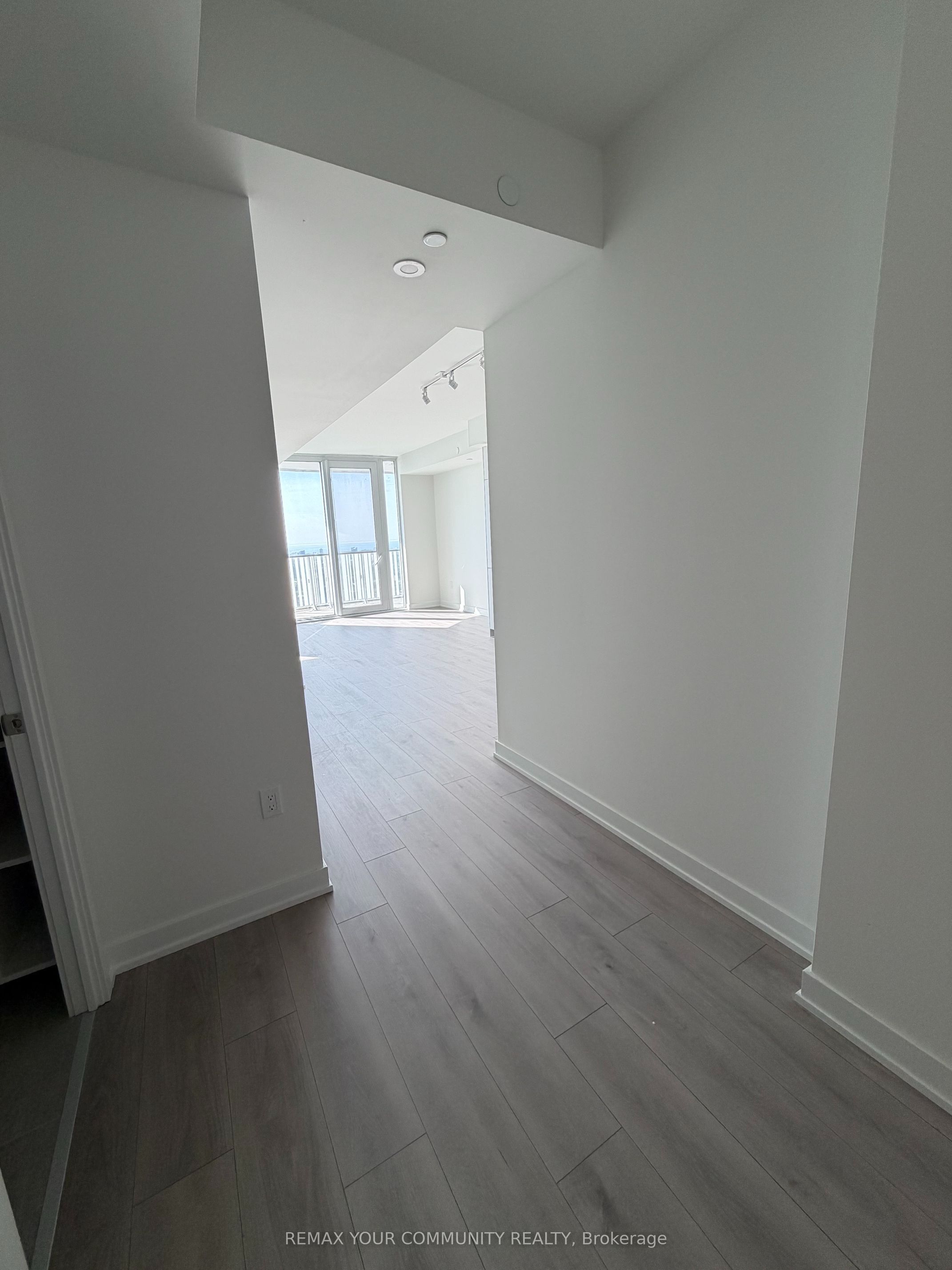 1 Fairview Road E 2901, Mississauga, ON L5A 0B4 photo 2