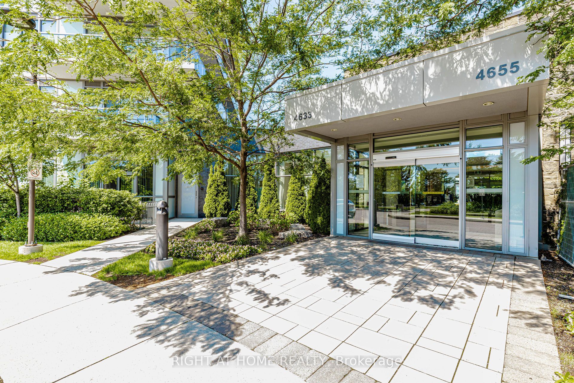 4633 Glen Erin Drive W PH03, Mississauga, ON L5M 0Z7 photo 2