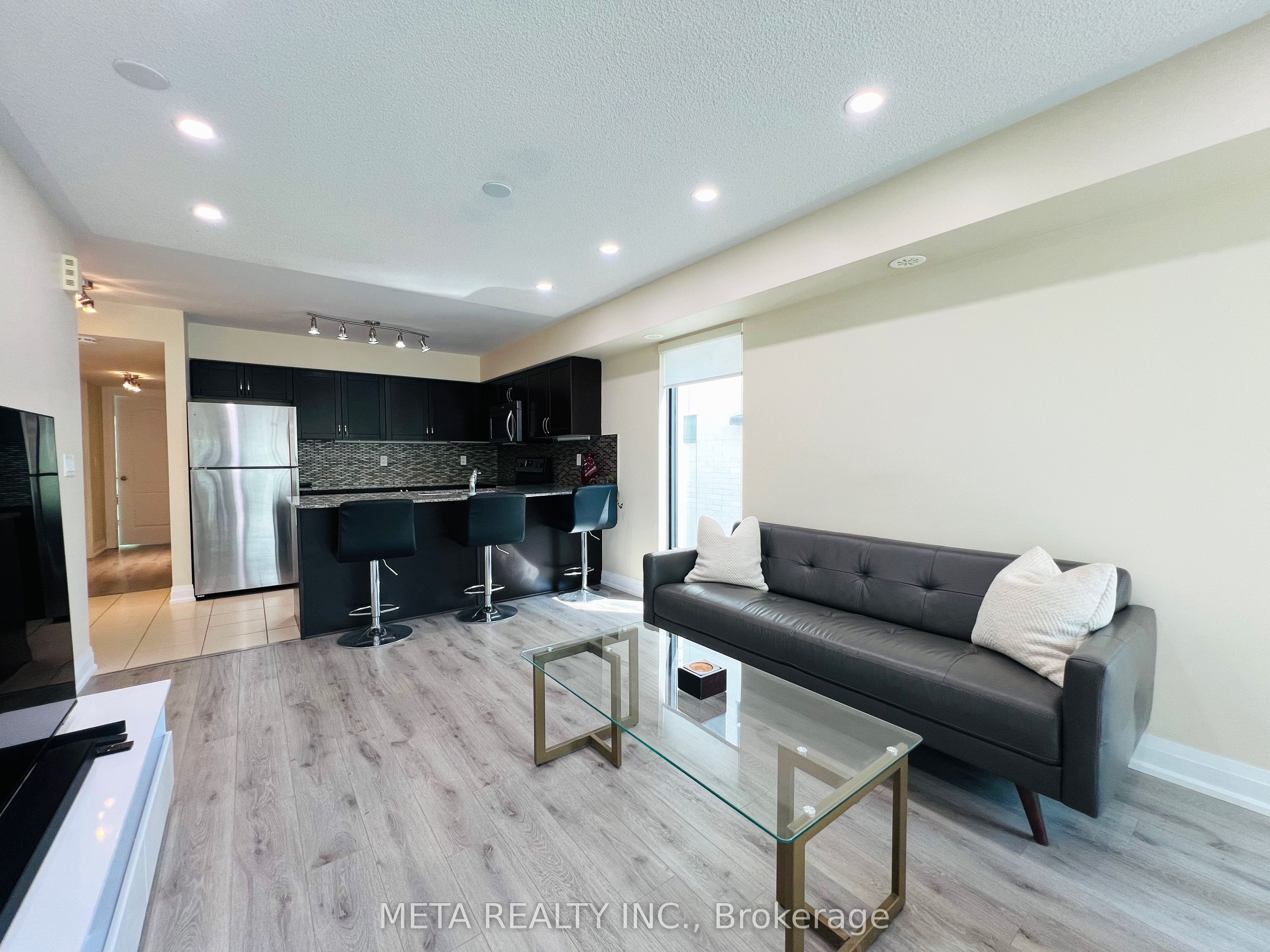 138 Widdicombe Hill Boulevard 701, Toronto, ON M9R 0A9 photo 4