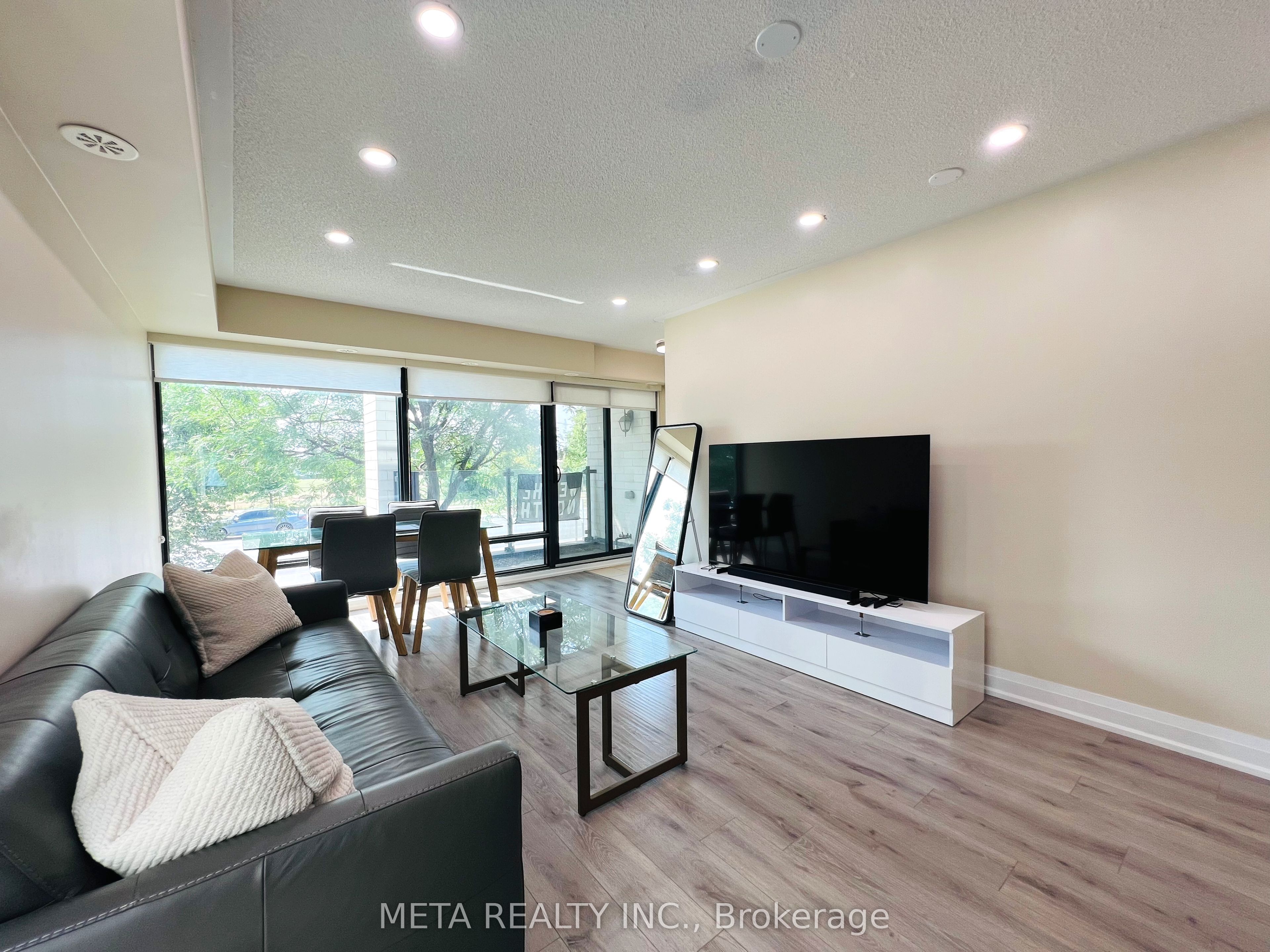138 Widdicombe Hill Boulevard 701, Toronto, ON M9R 0A9 photo 5