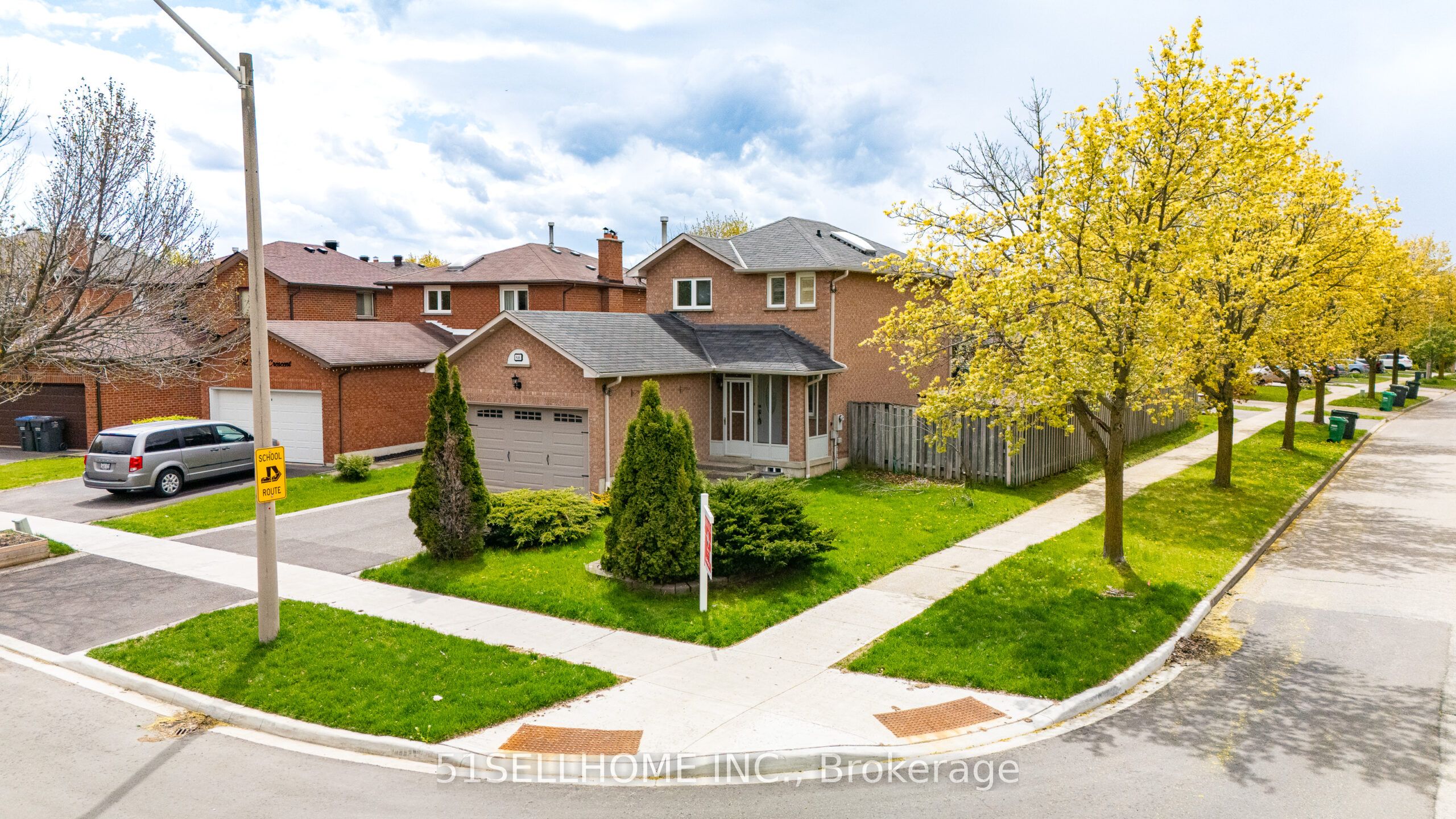 846 Savoy Crescent, Mississauga, ON L5R 3C7 photo 2