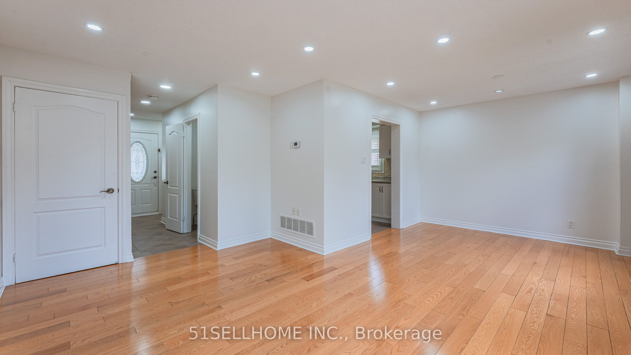 846 Savoy Crescent, Mississauga, ON L5R 3C7 photo 5