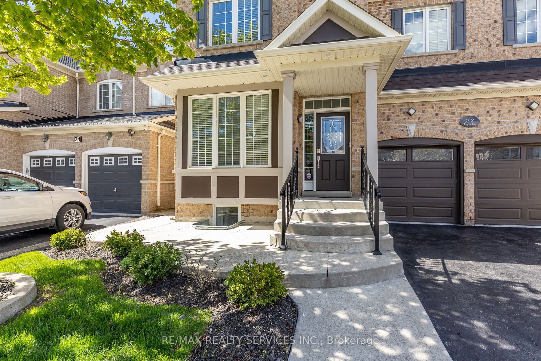 22 Berryfield Way, Brampton, ON L6R 0Y2 photo 2