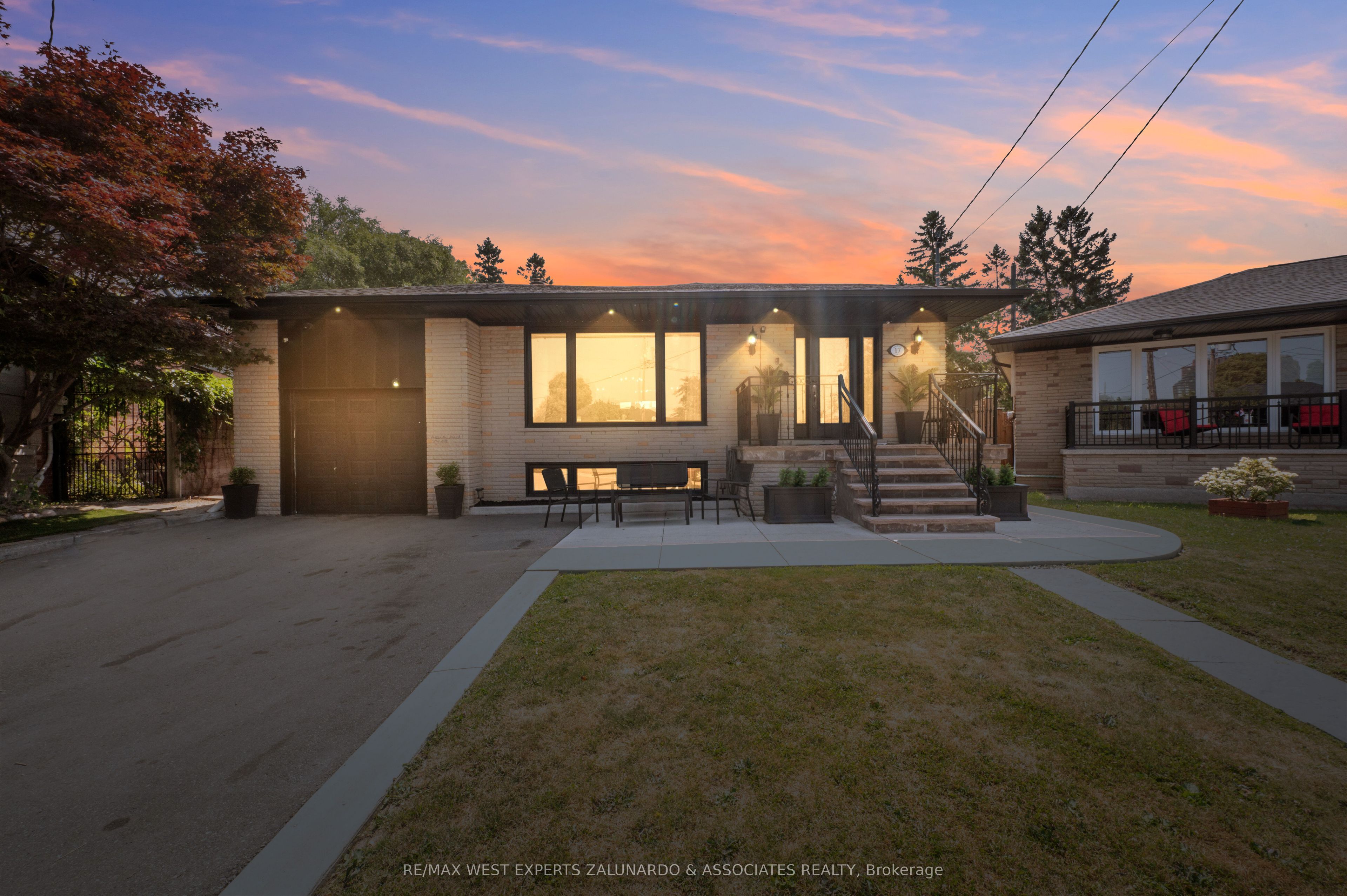 17 Krieger Crescent, Toronto, ON M6A 1K4