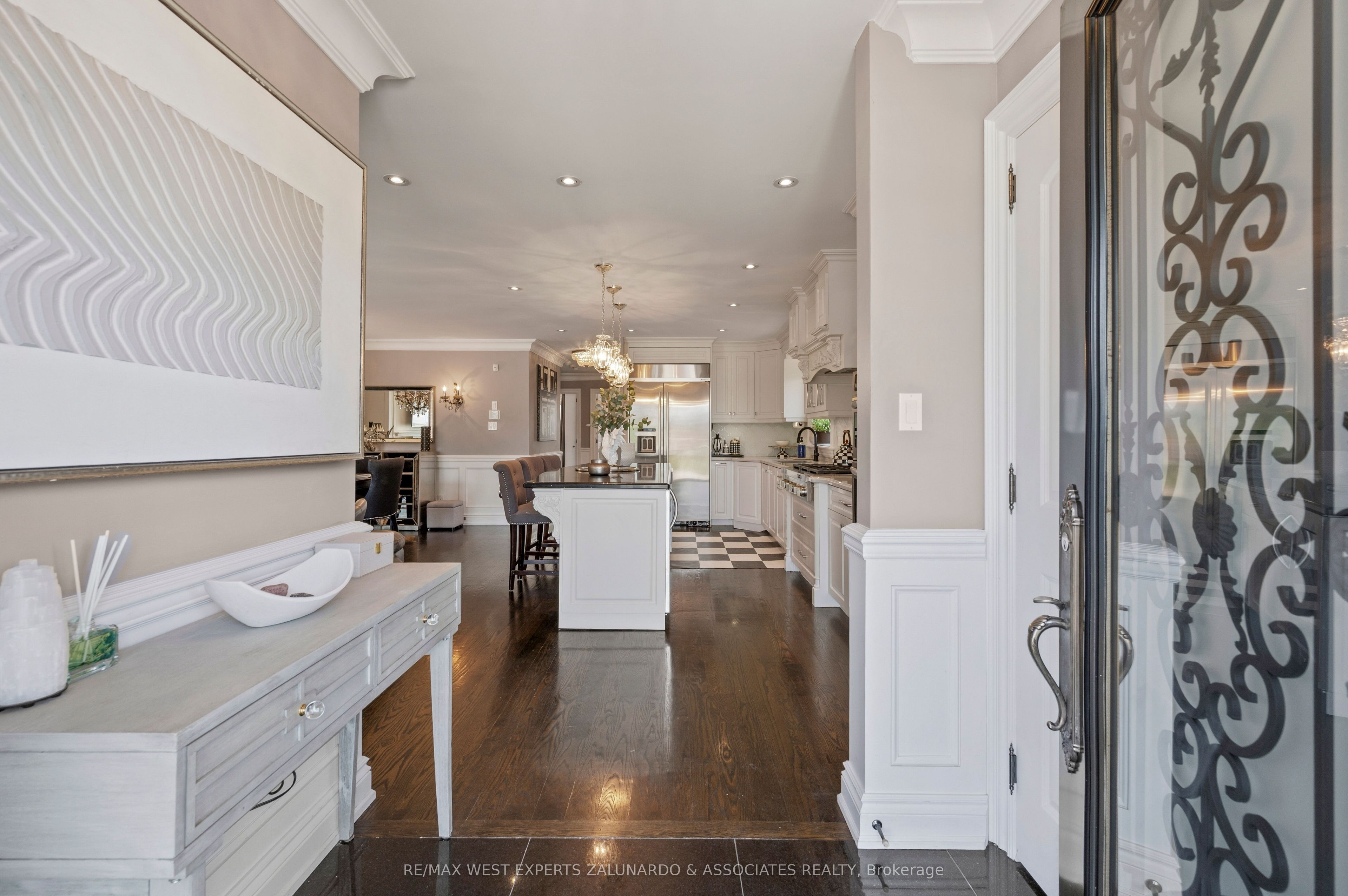 17 Krieger Crescent, Toronto, ON M6A 1K4 photo 5