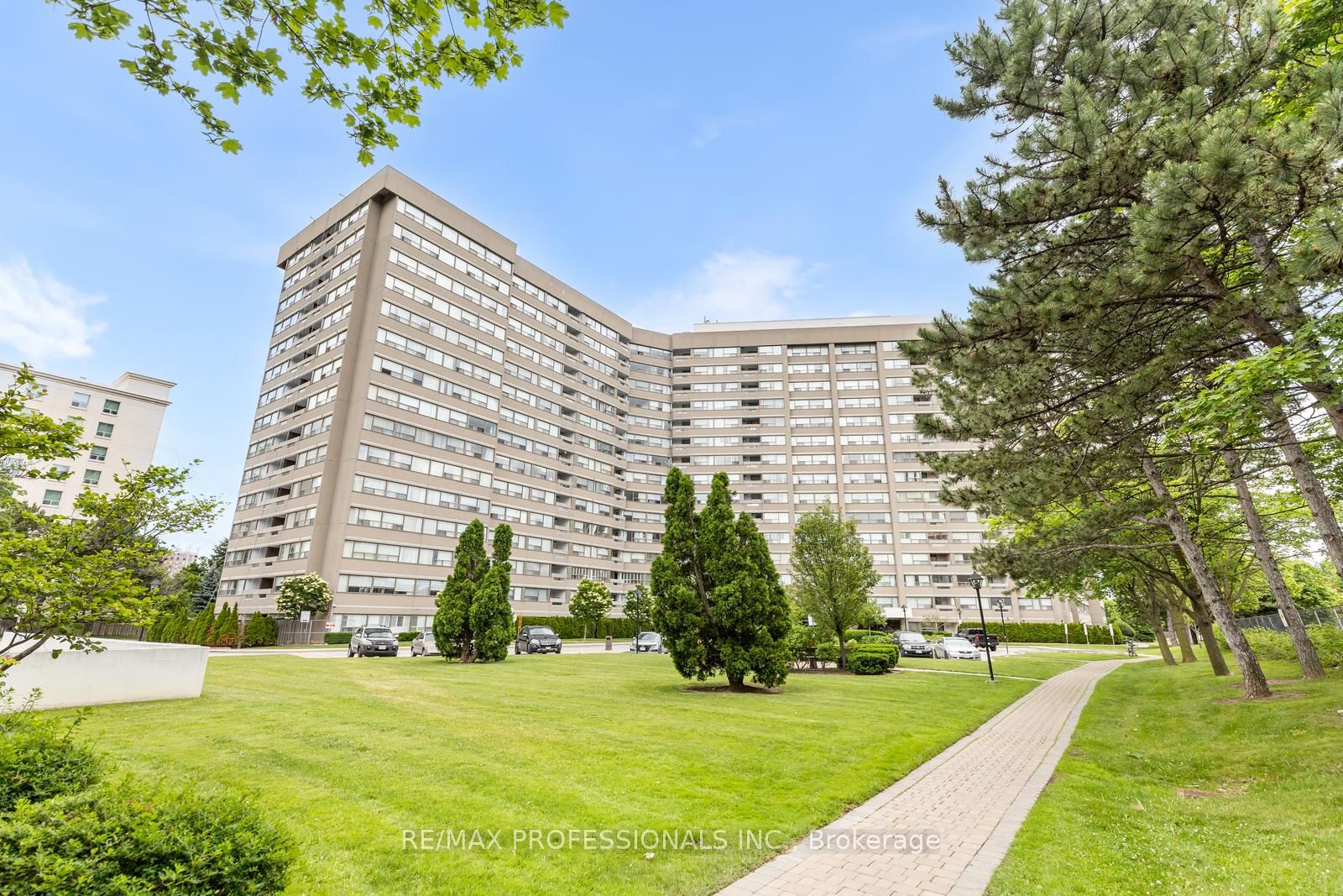 475 The West Mall N/A 406, Toronto, ON M9C 4Z3