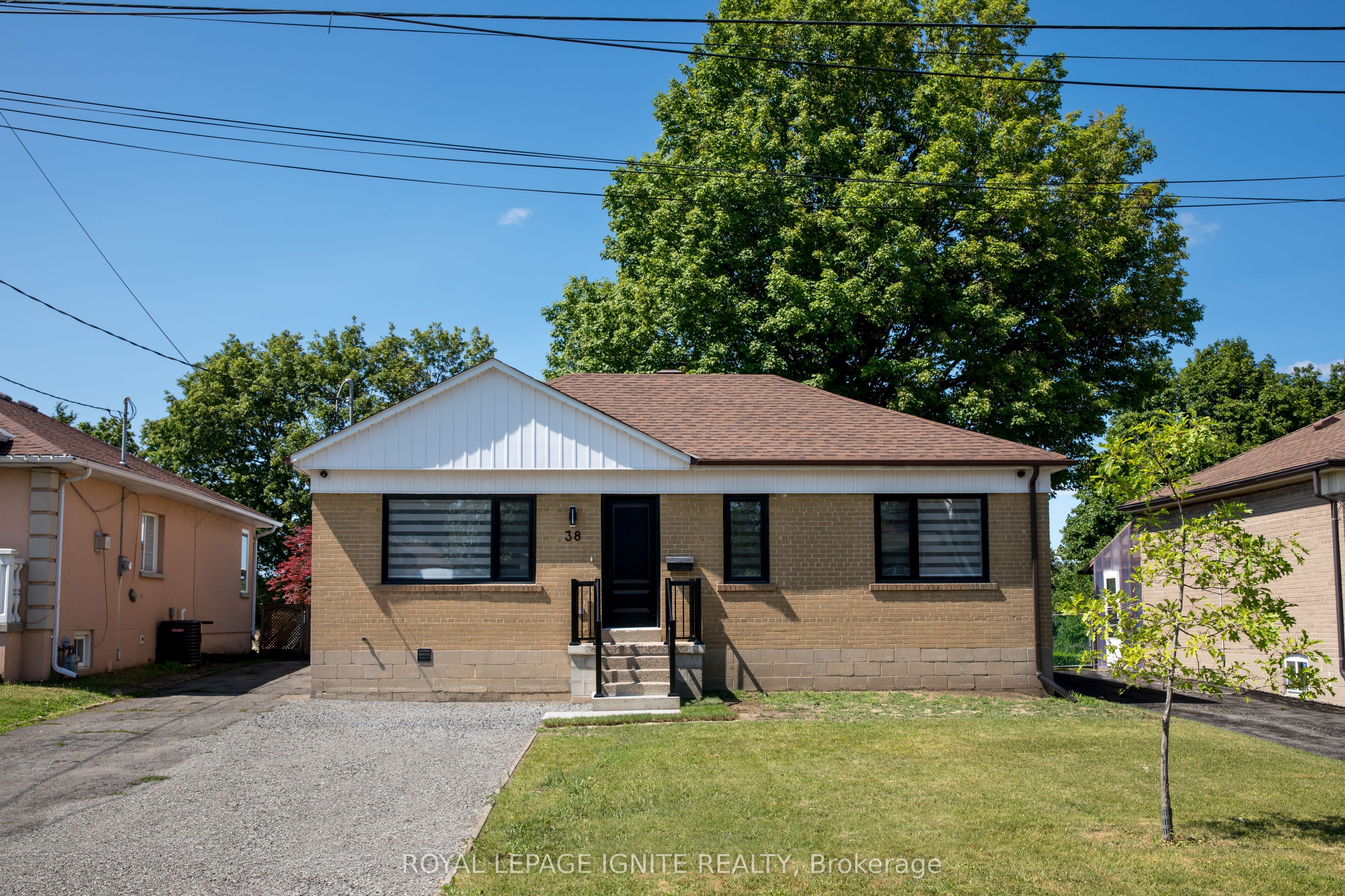 38 Parent Avenue Main, Toronto, ON M3M 1Z7