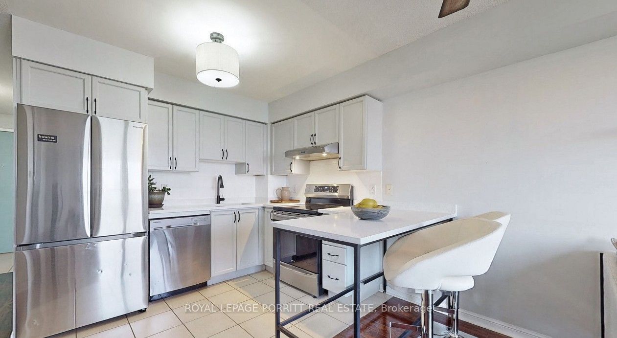 4 Elsinore Path 601, Toronto, ON M8V 4G7 photo 4