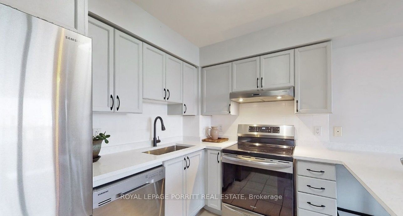 4 Elsinore Path 601, Toronto, ON M8V 4G7 photo 5